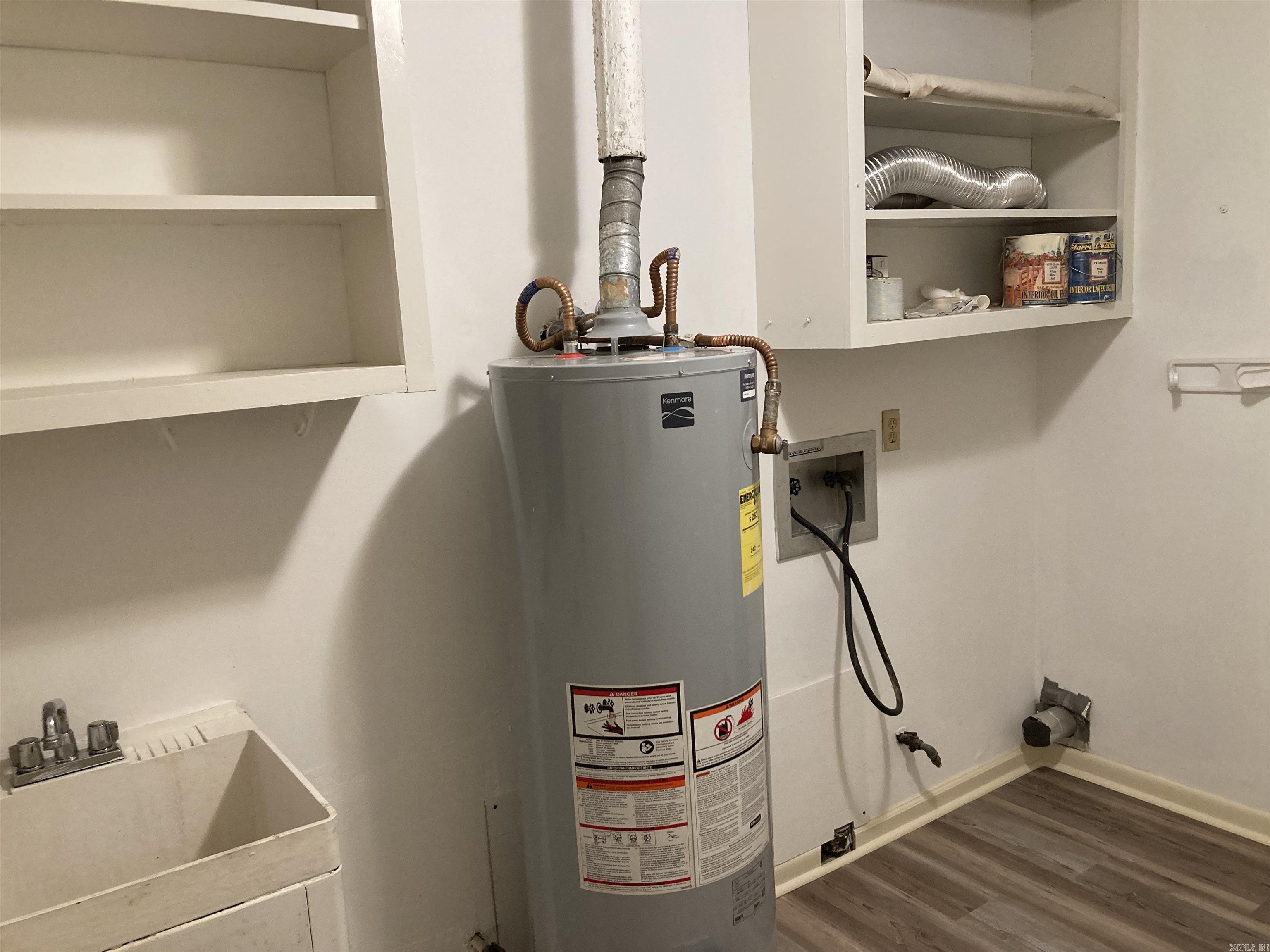 COLONY WEST - Residential