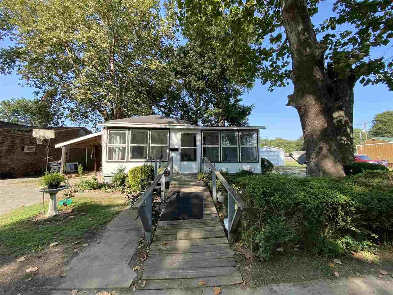 POINSETT LUMBAR & MFG - Residential