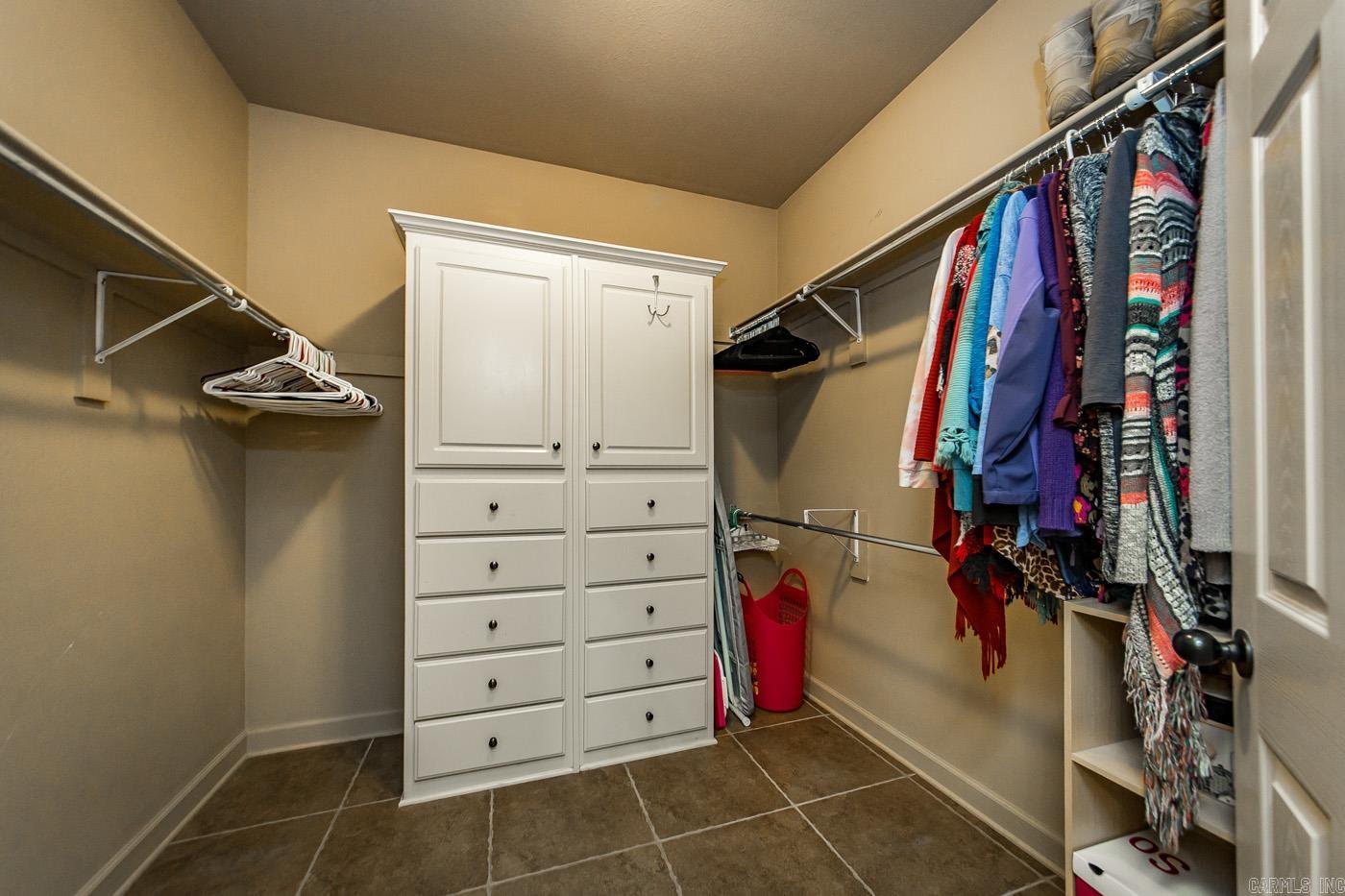 SHADOW CREEK - Residential