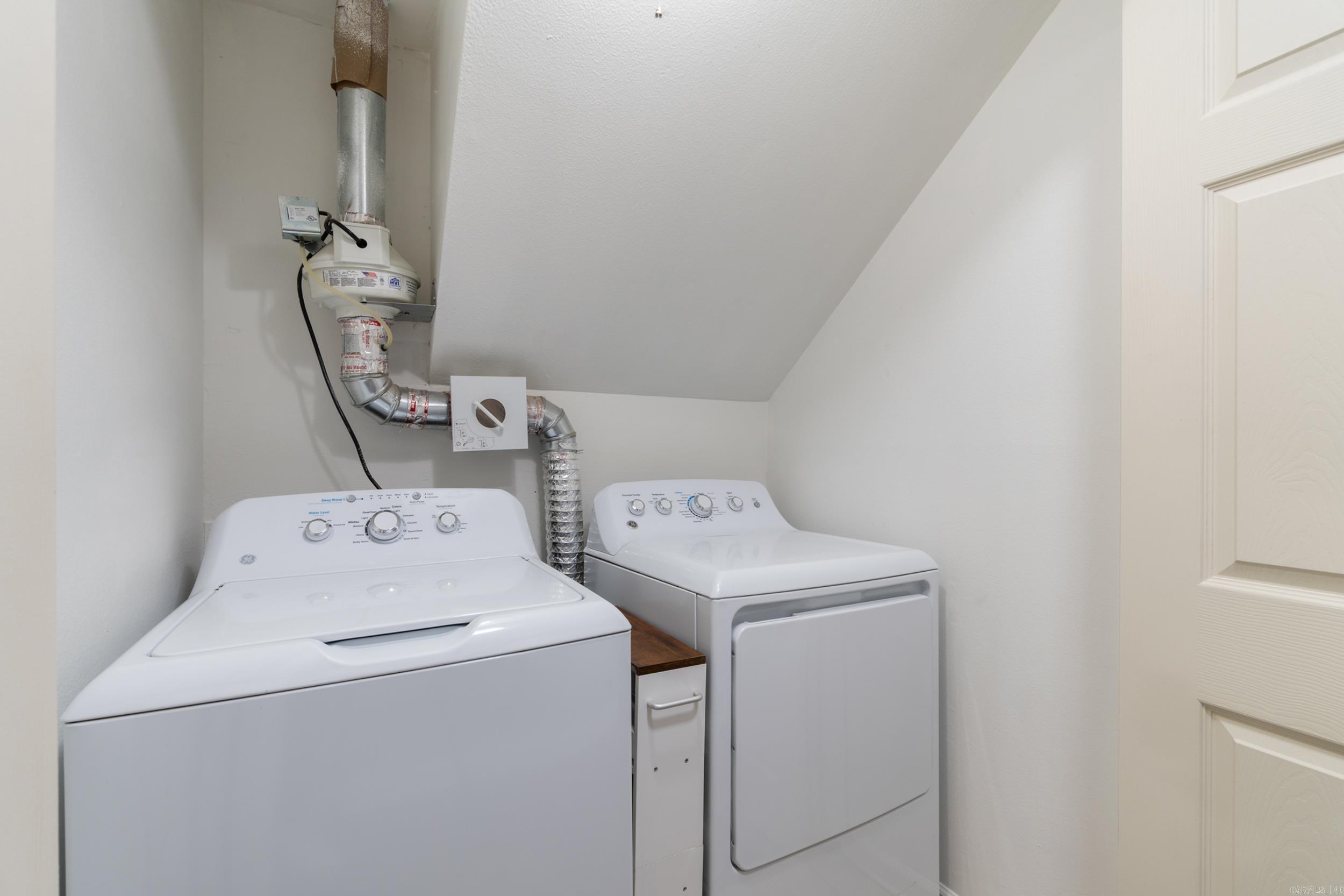 BRYANT OAKS - Residential