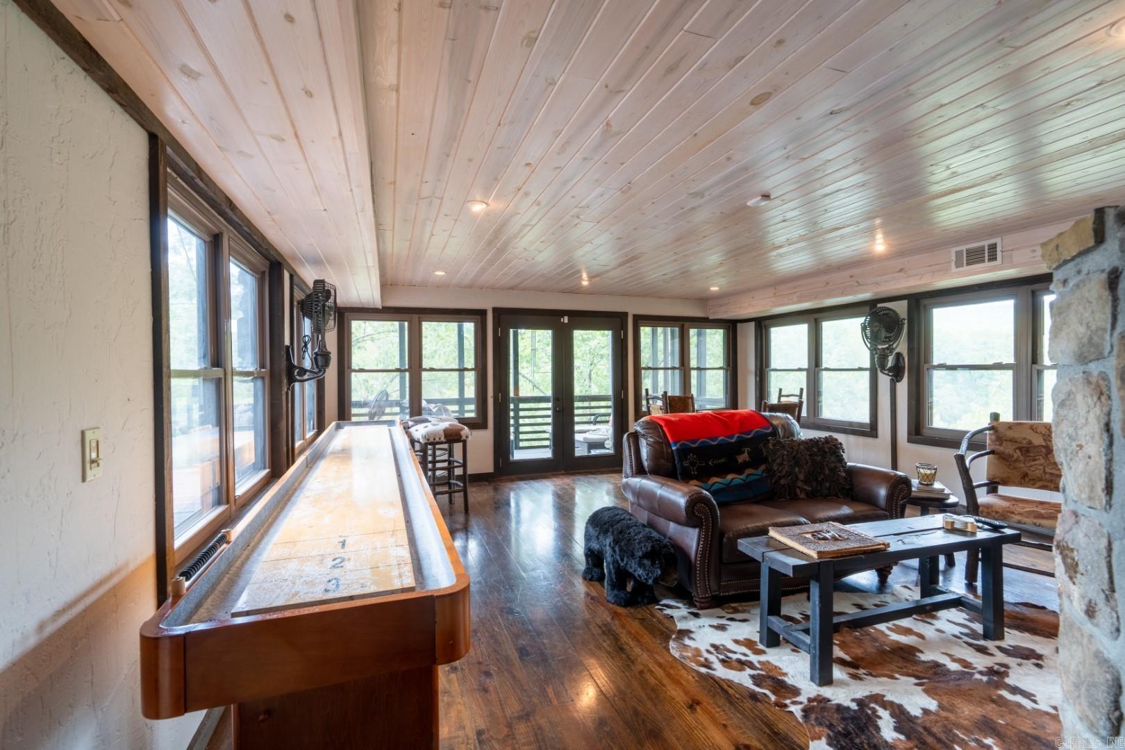 REDWOOD FOREST - Residential