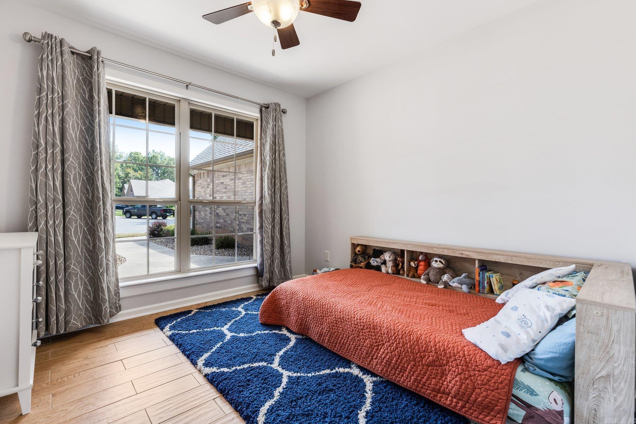 EMERALD MOUNTAIN - Residential