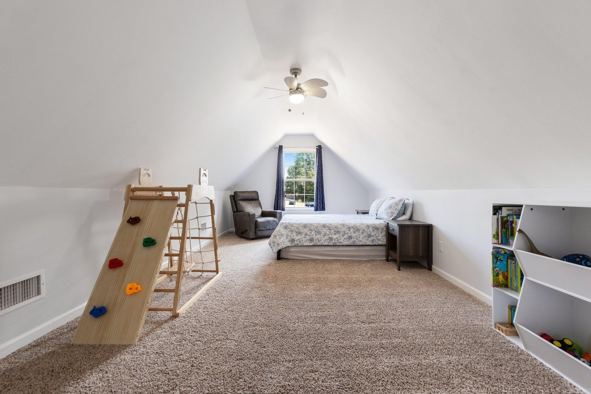 EMERALD MOUNTAIN - Residential