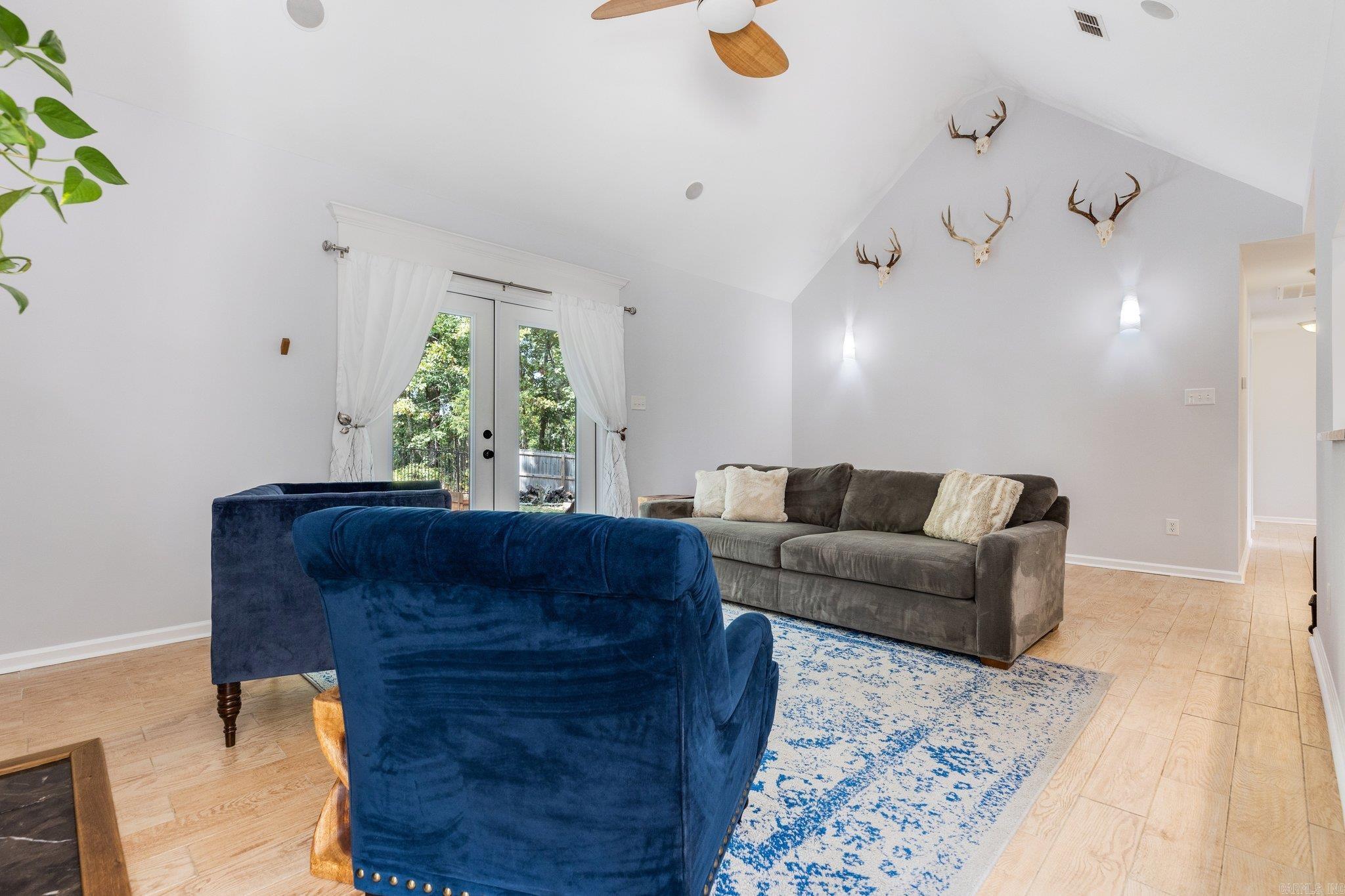 EMERALD MOUNTAIN - Residential