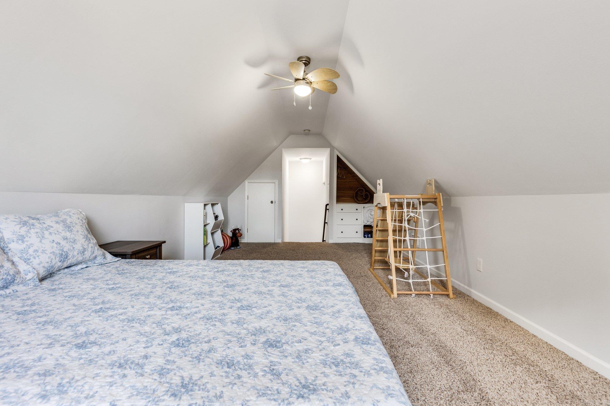 EMERALD MOUNTAIN - Residential