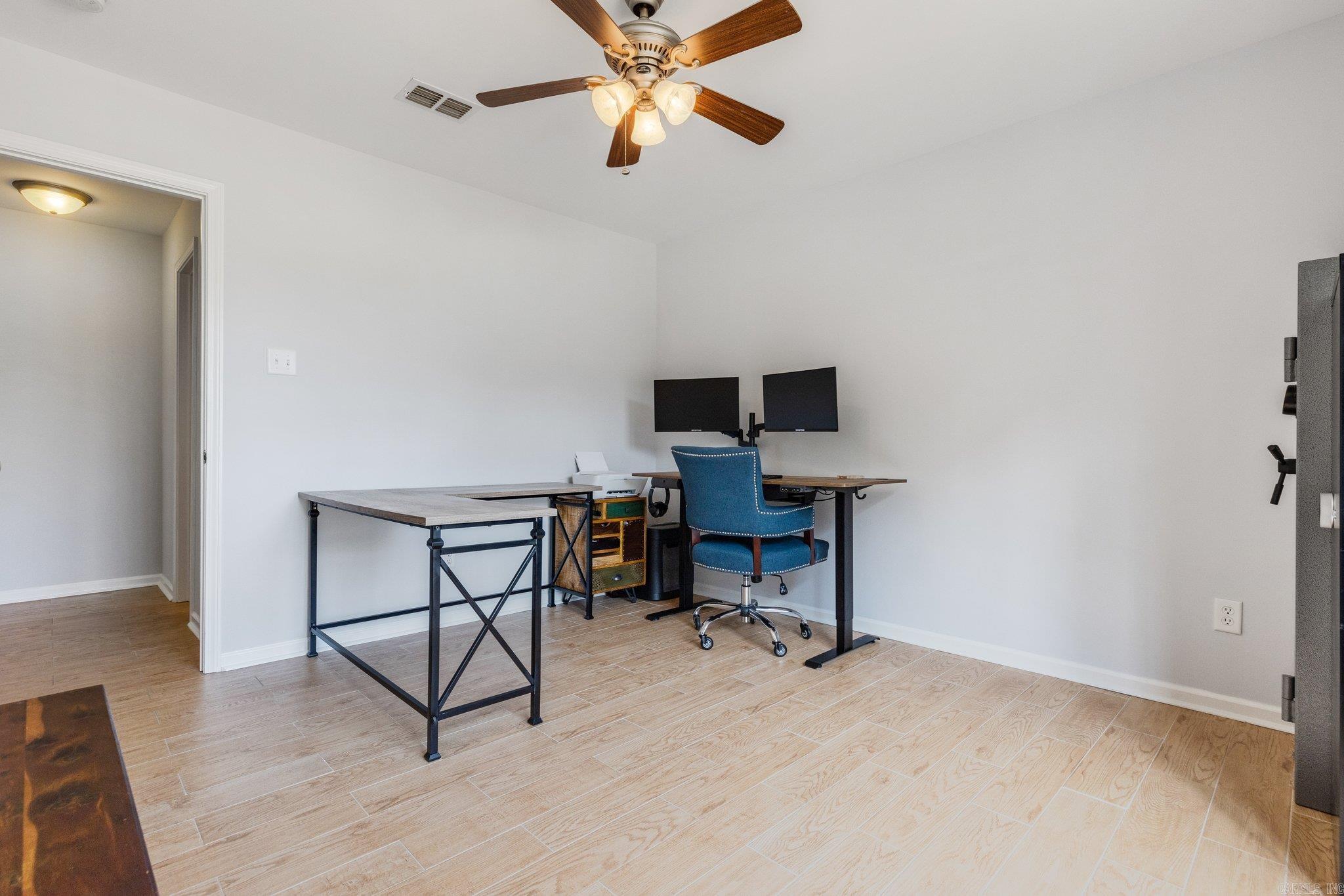 EMERALD MOUNTAIN - Residential