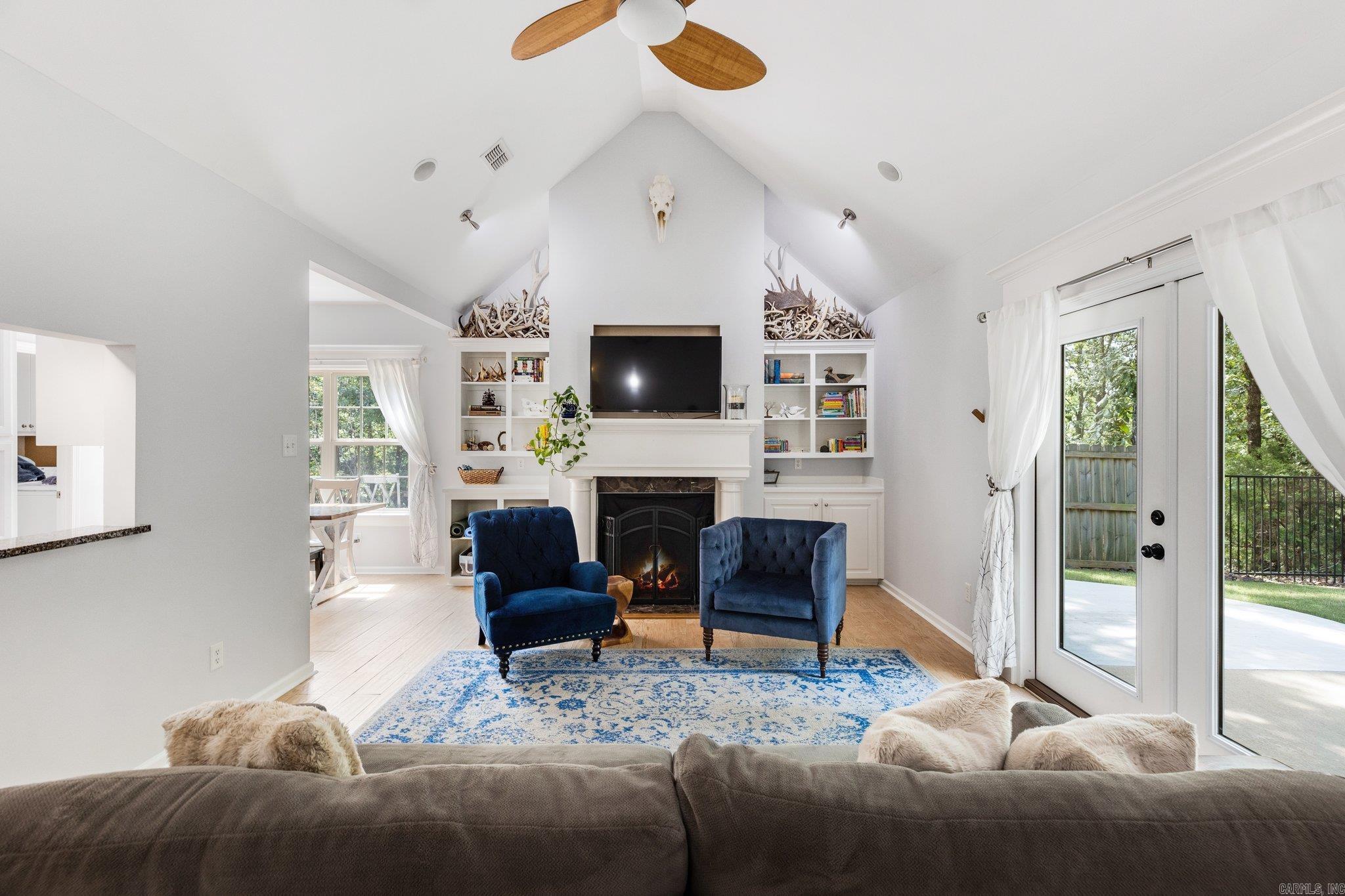 EMERALD MOUNTAIN - Residential