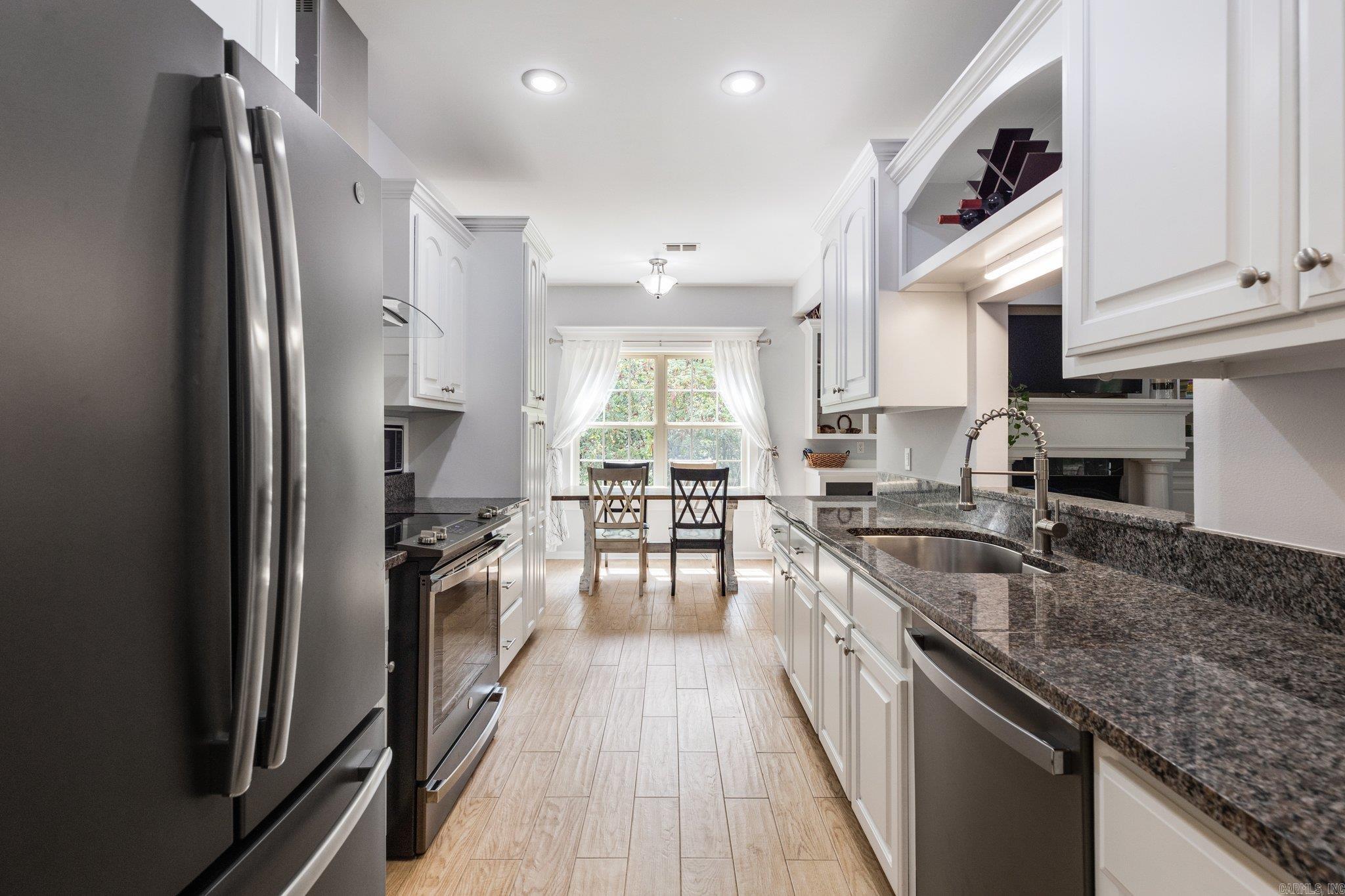 EMERALD MOUNTAIN - Residential