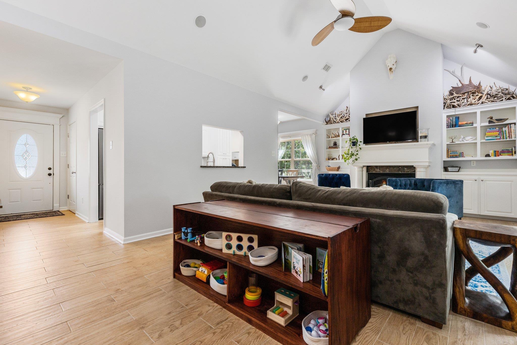 EMERALD MOUNTAIN - Residential