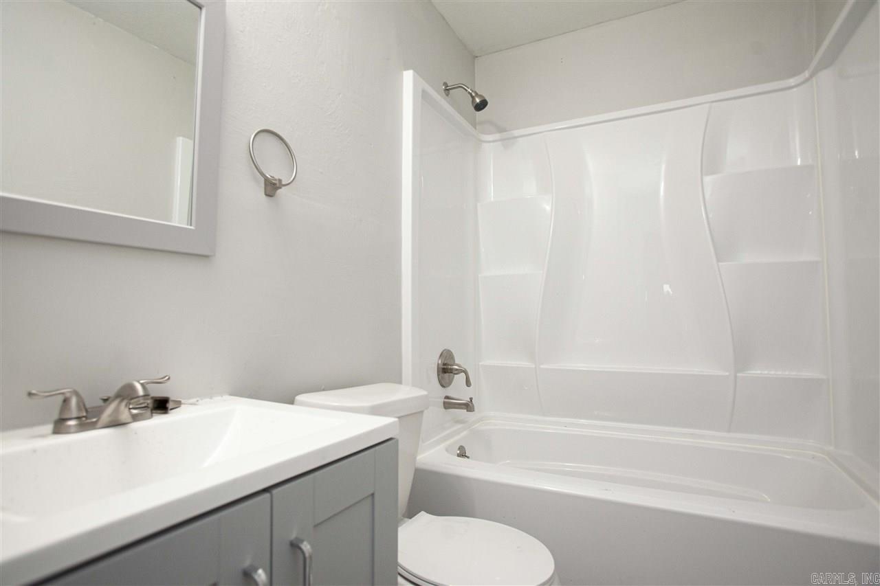 Barrow John - Residential Lease