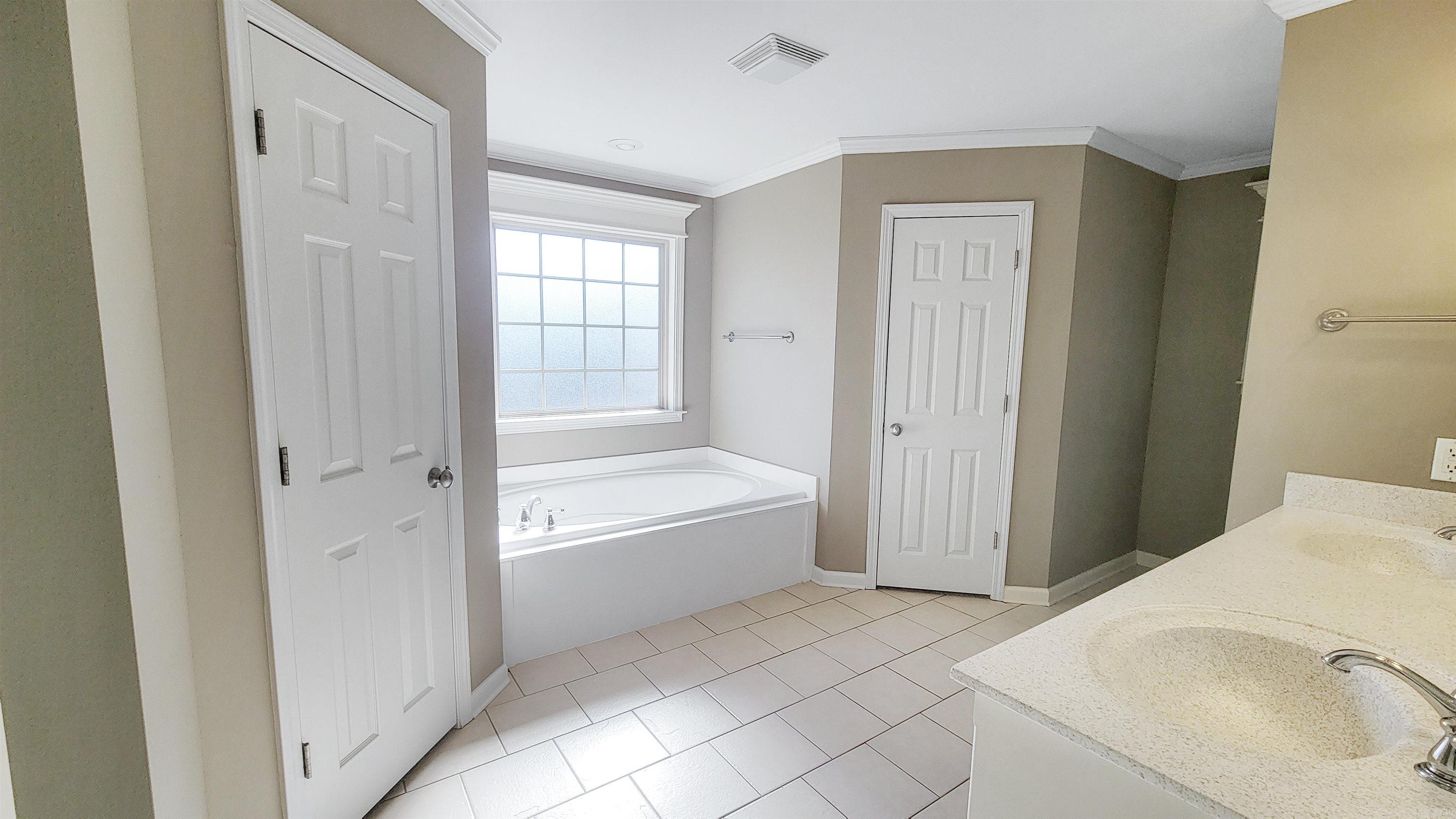 BENTLEY COURT - Residential