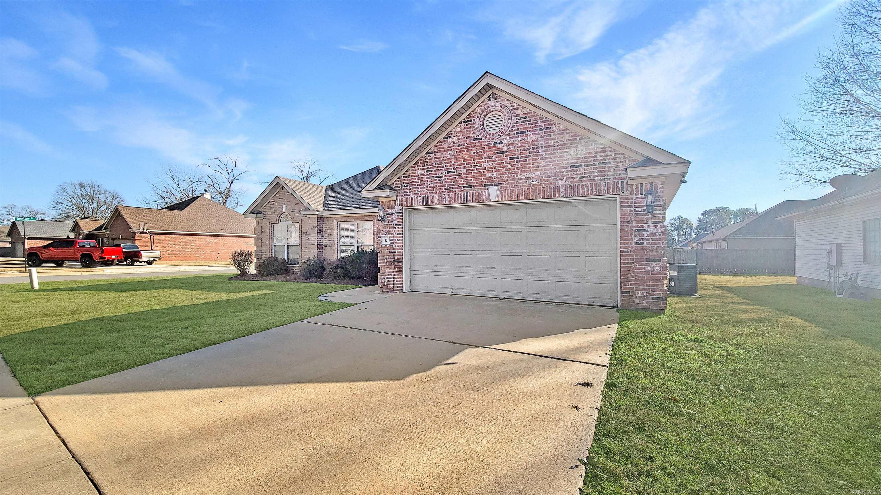 BENTLEY COURT - Residential