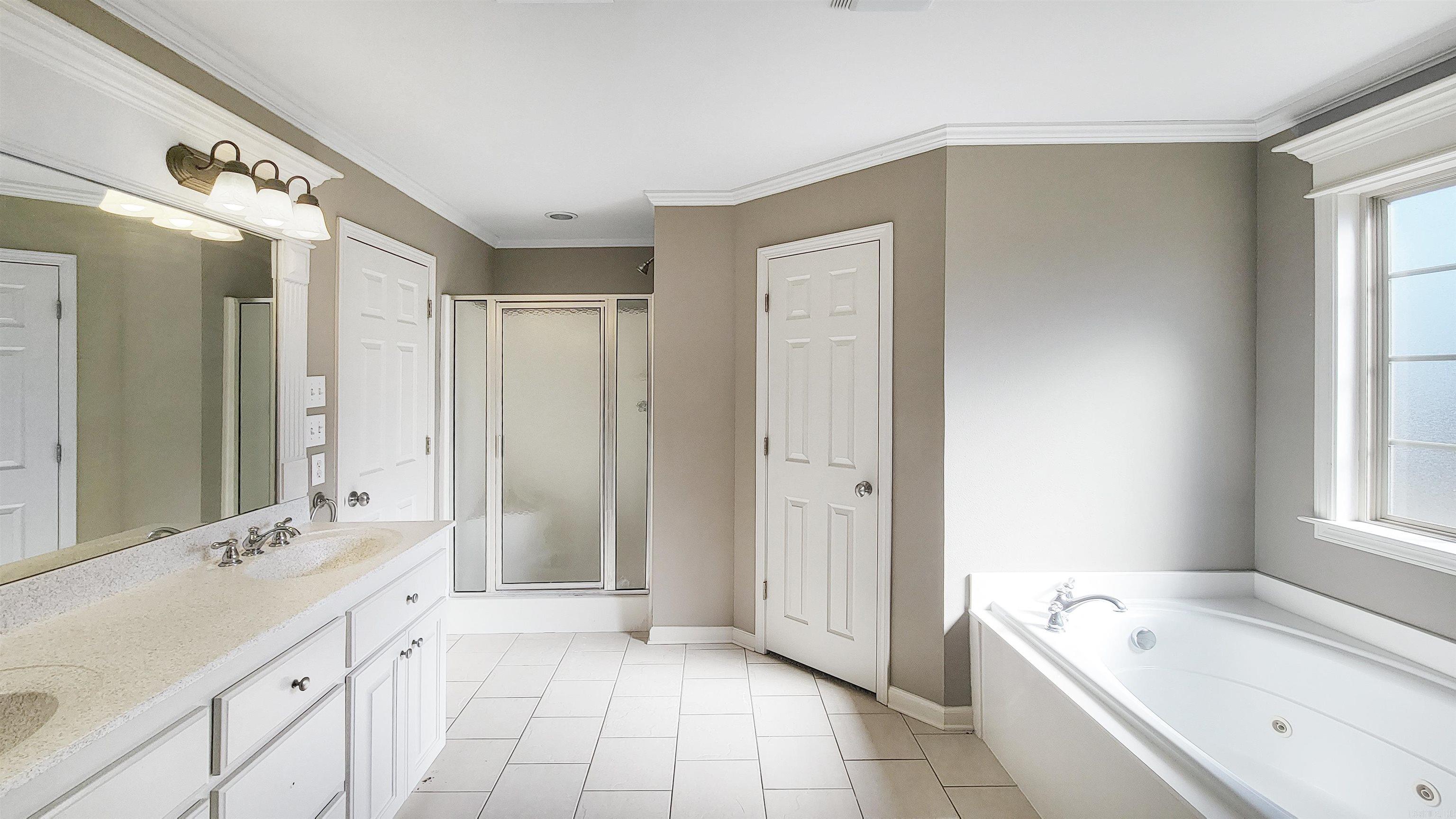 BENTLEY COURT - Residential