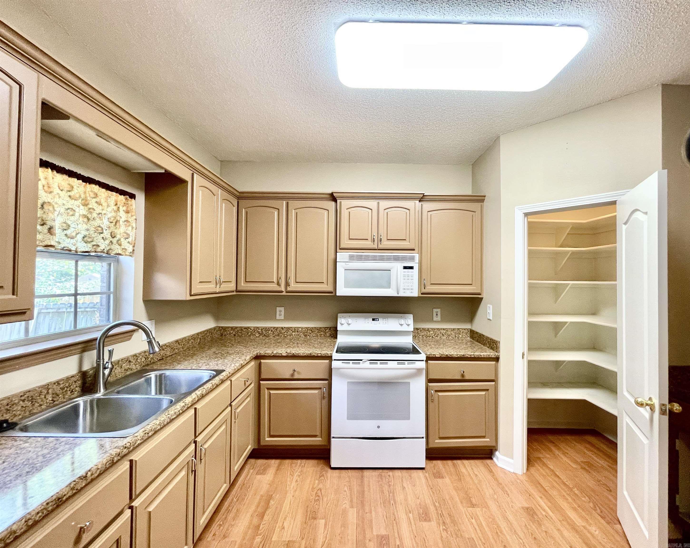 EDGEWATER ADDN - Residential