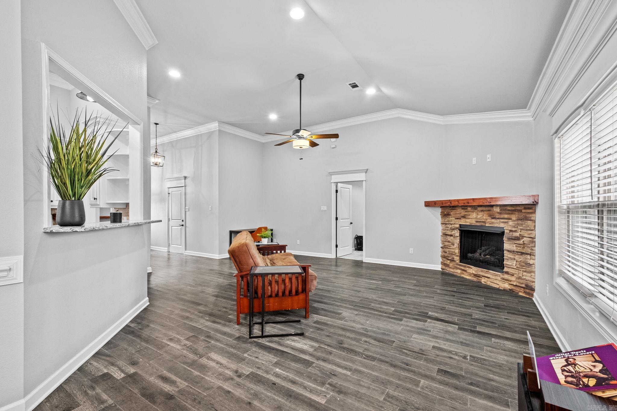 Villa Vista Loop - Residential