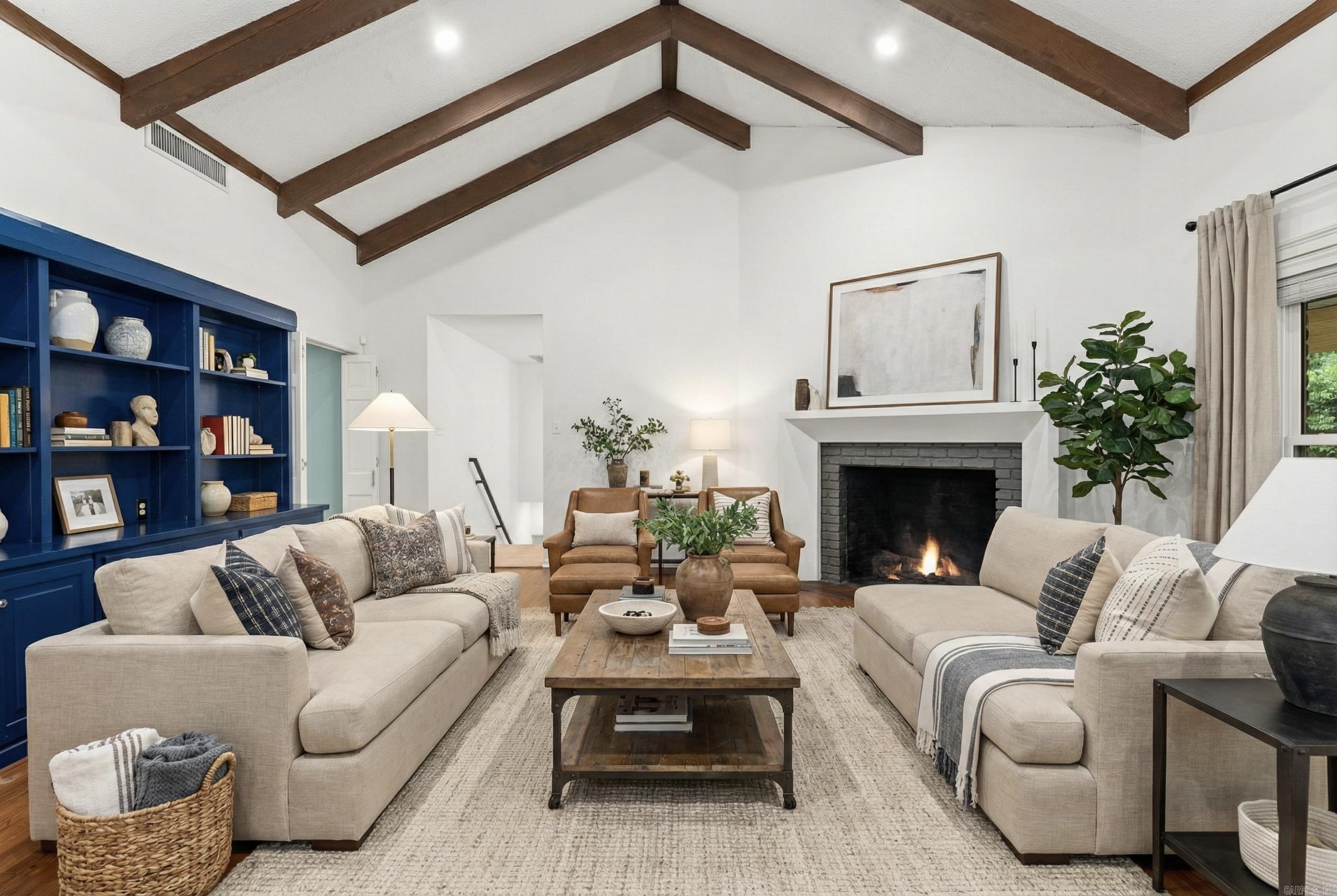 NORTH HILLS - Residential