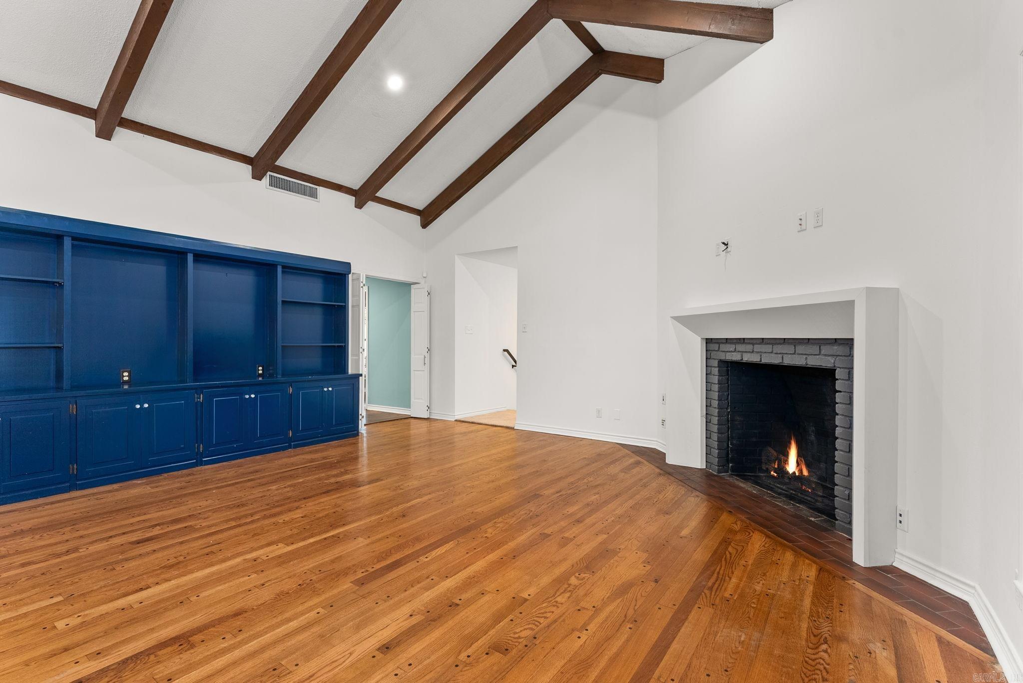NORTH HILLS - Residential