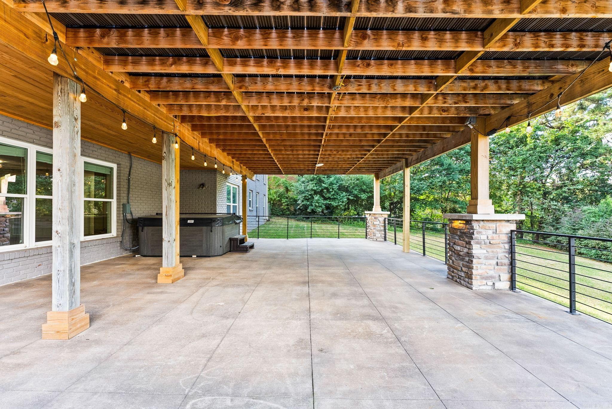 NORTH HILLS - Residential