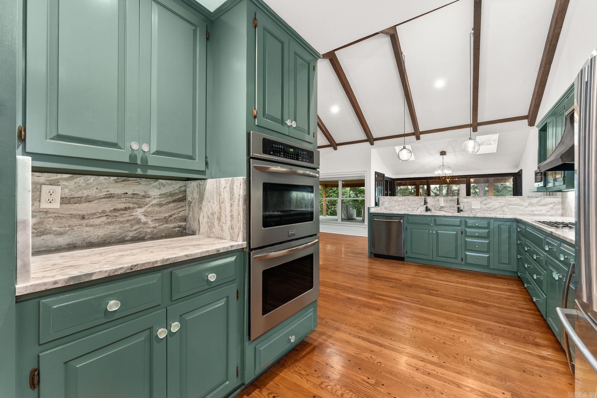 NORTH HILLS - Residential