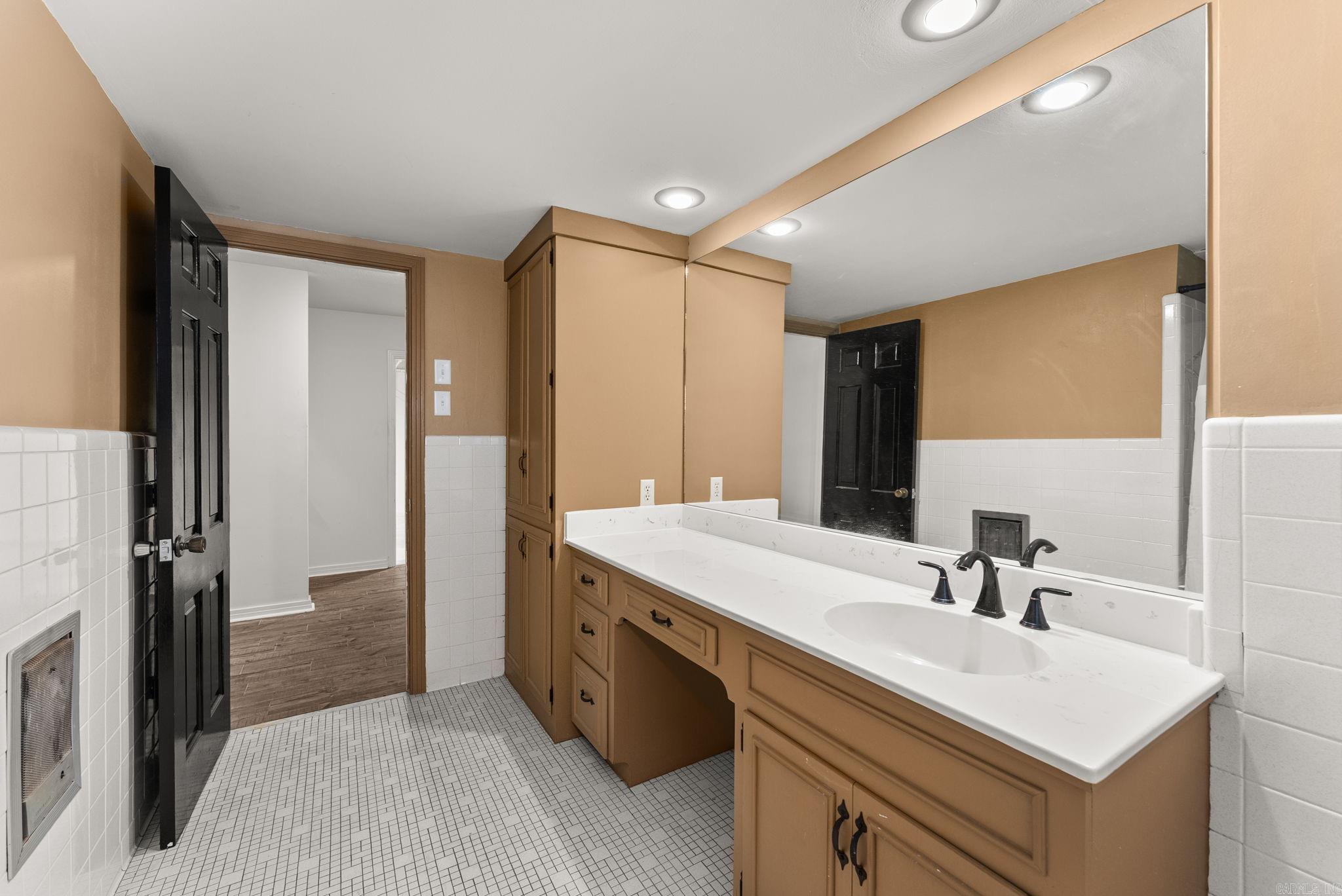 NORTH HILLS - Residential
