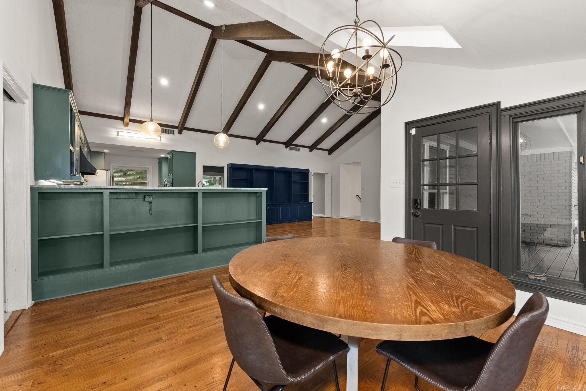 NORTH HILLS - Residential