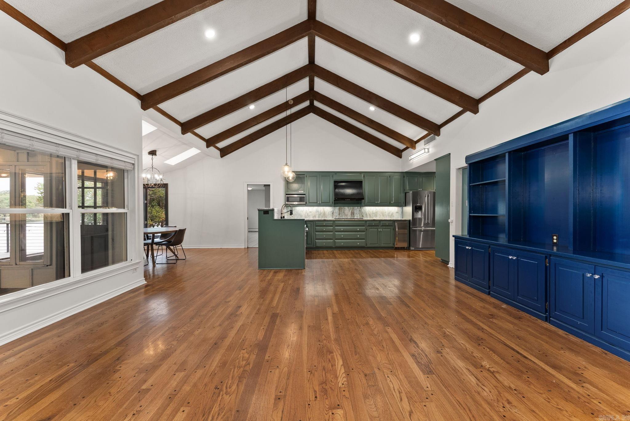 NORTH HILLS - Residential