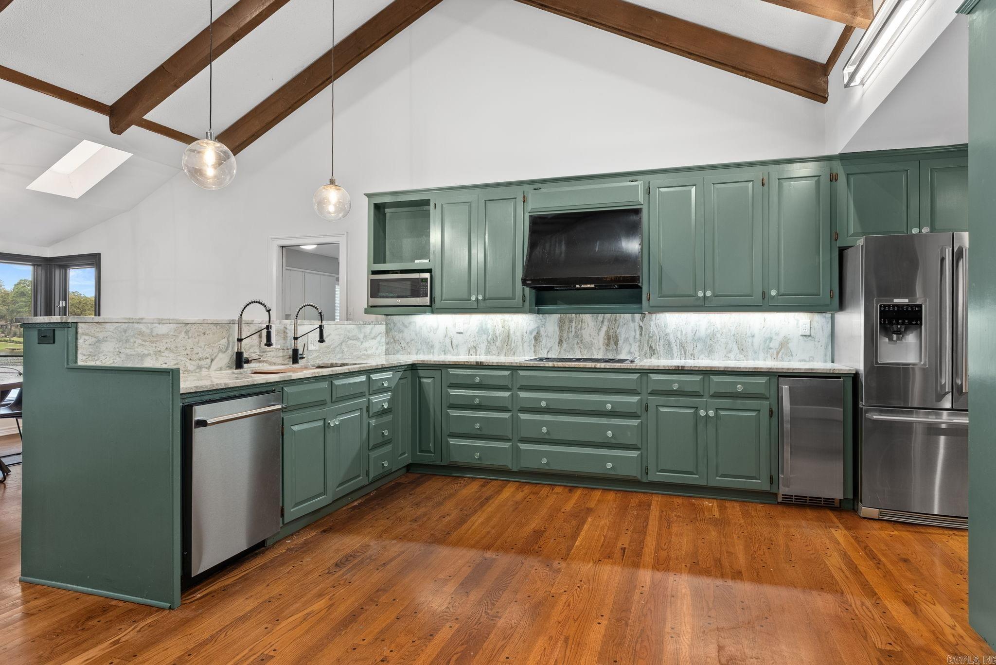 NORTH HILLS - Residential