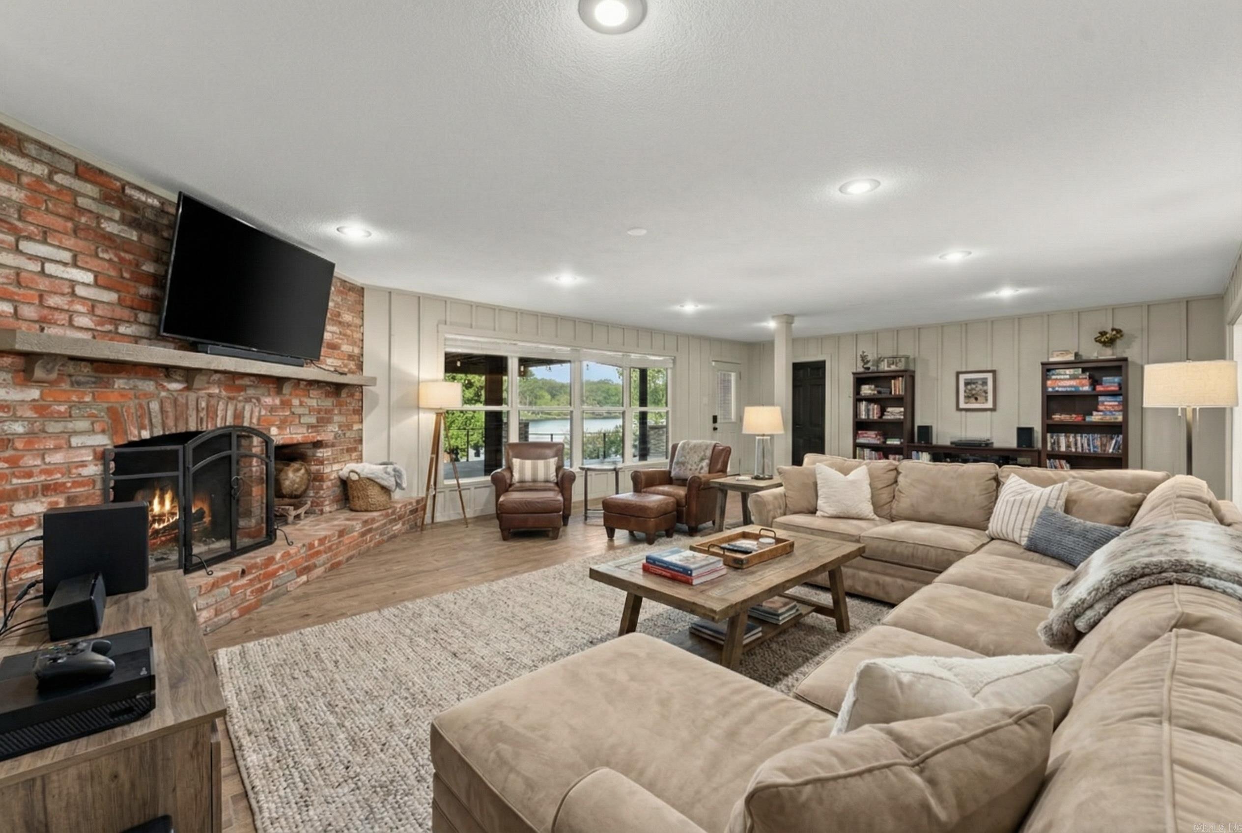 NORTH HILLS - Residential