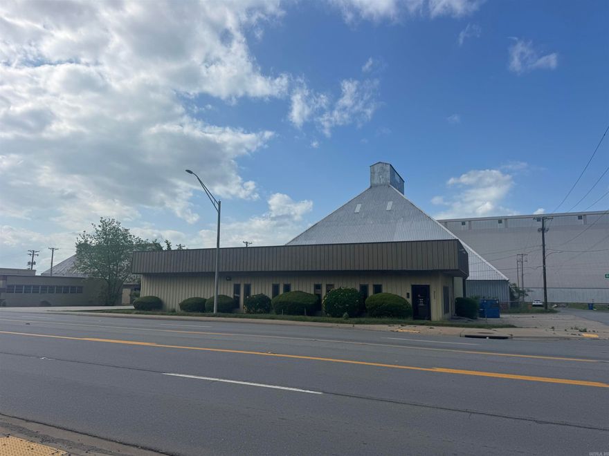 Currently being renovated. 6720 sqft building  1700 sqft of Lobby, offices, kitchen, conference room, and 2 baths. 5000sqft wharehouse with 2 bay doors.