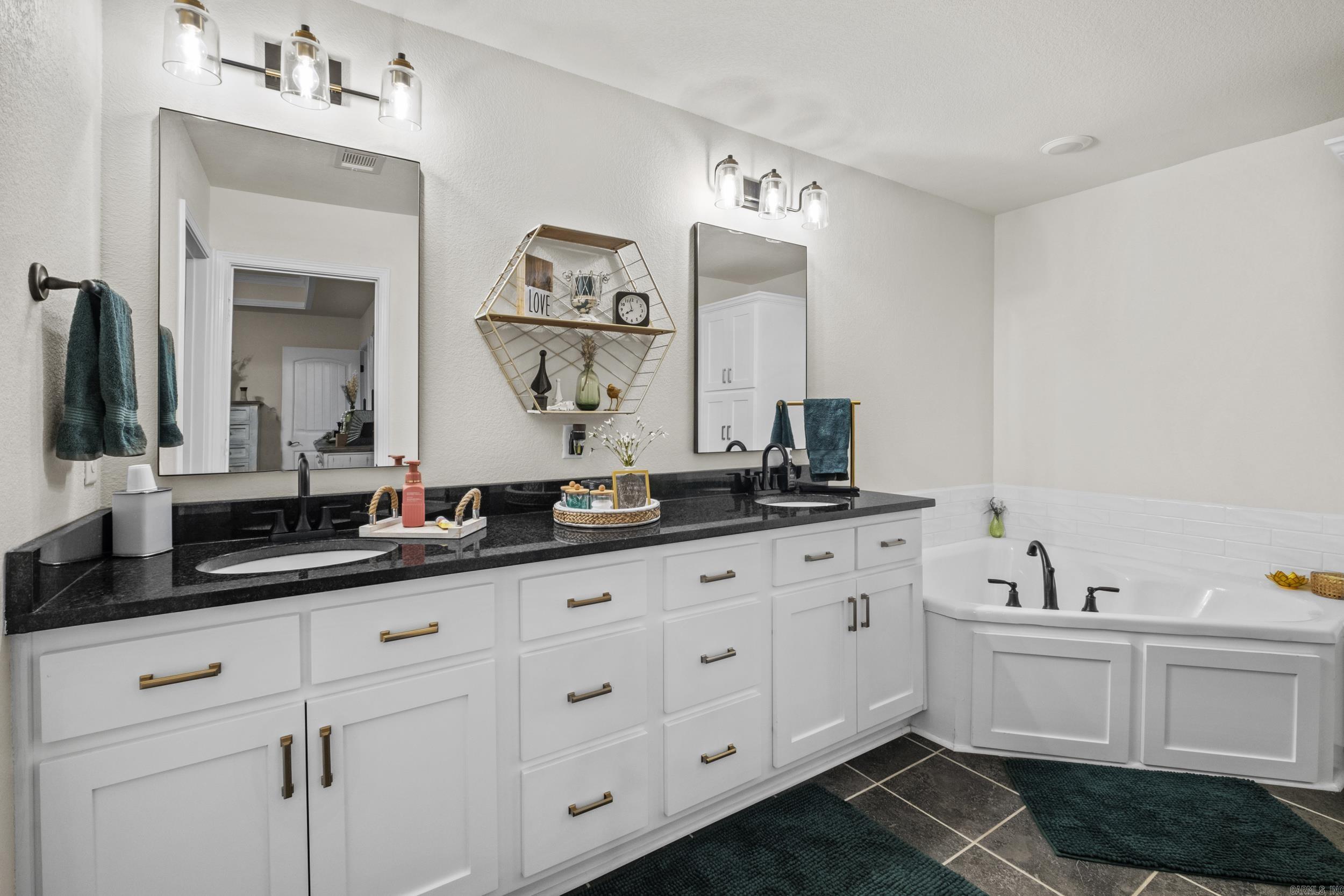 AUTUMN BROOKE - Residential