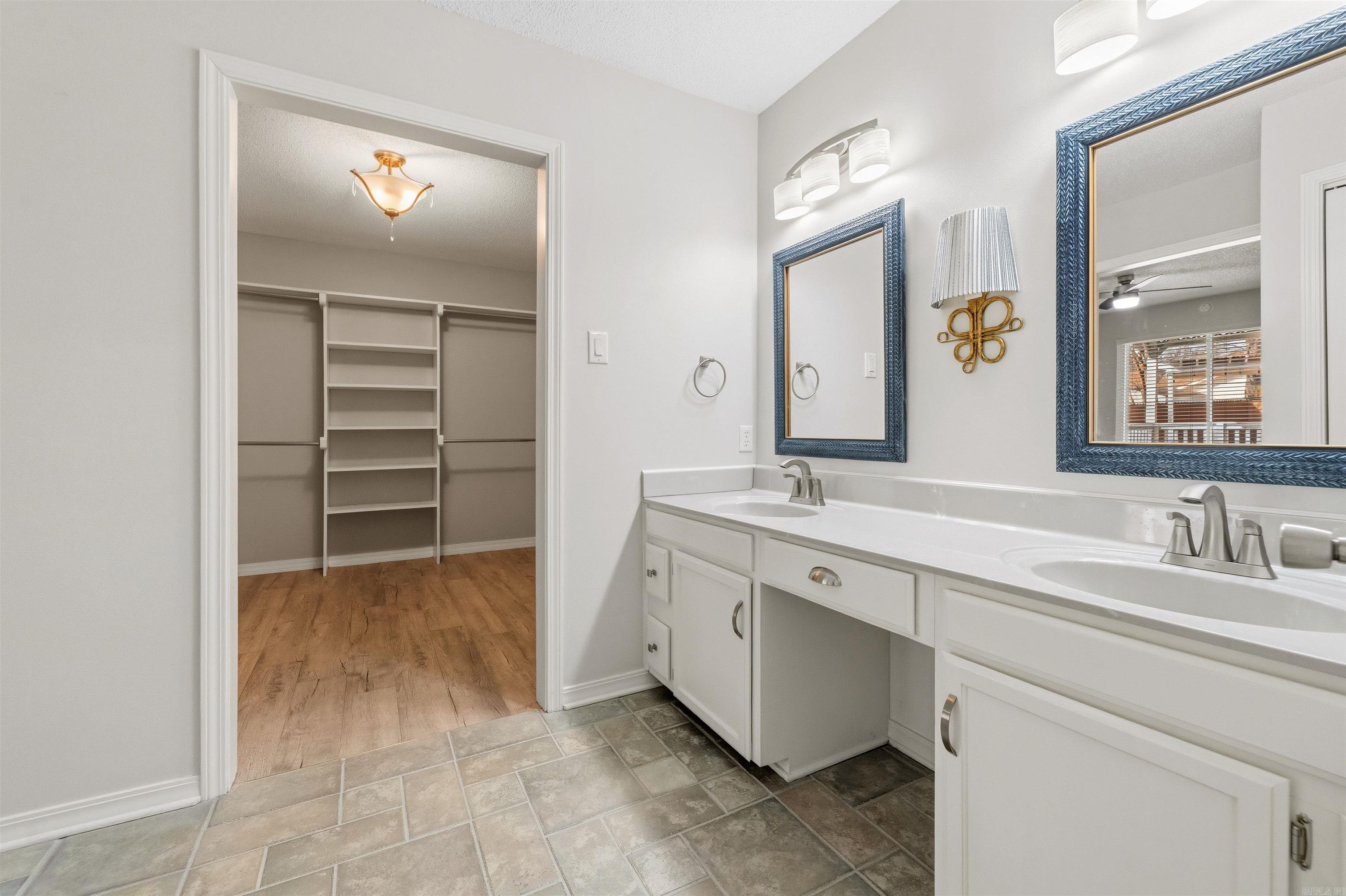 FOXWOOD J - Residential