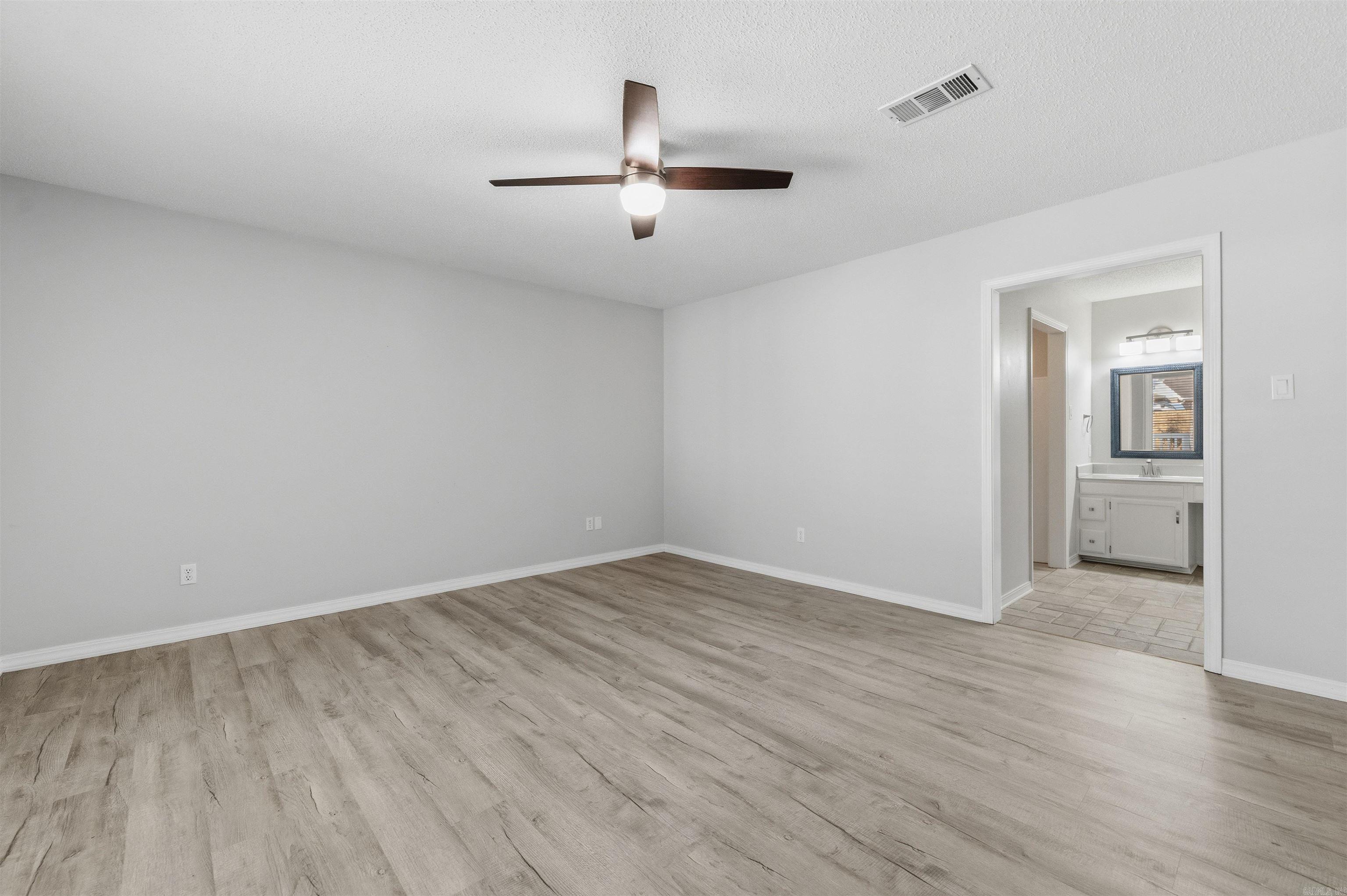 FOXWOOD J - Residential