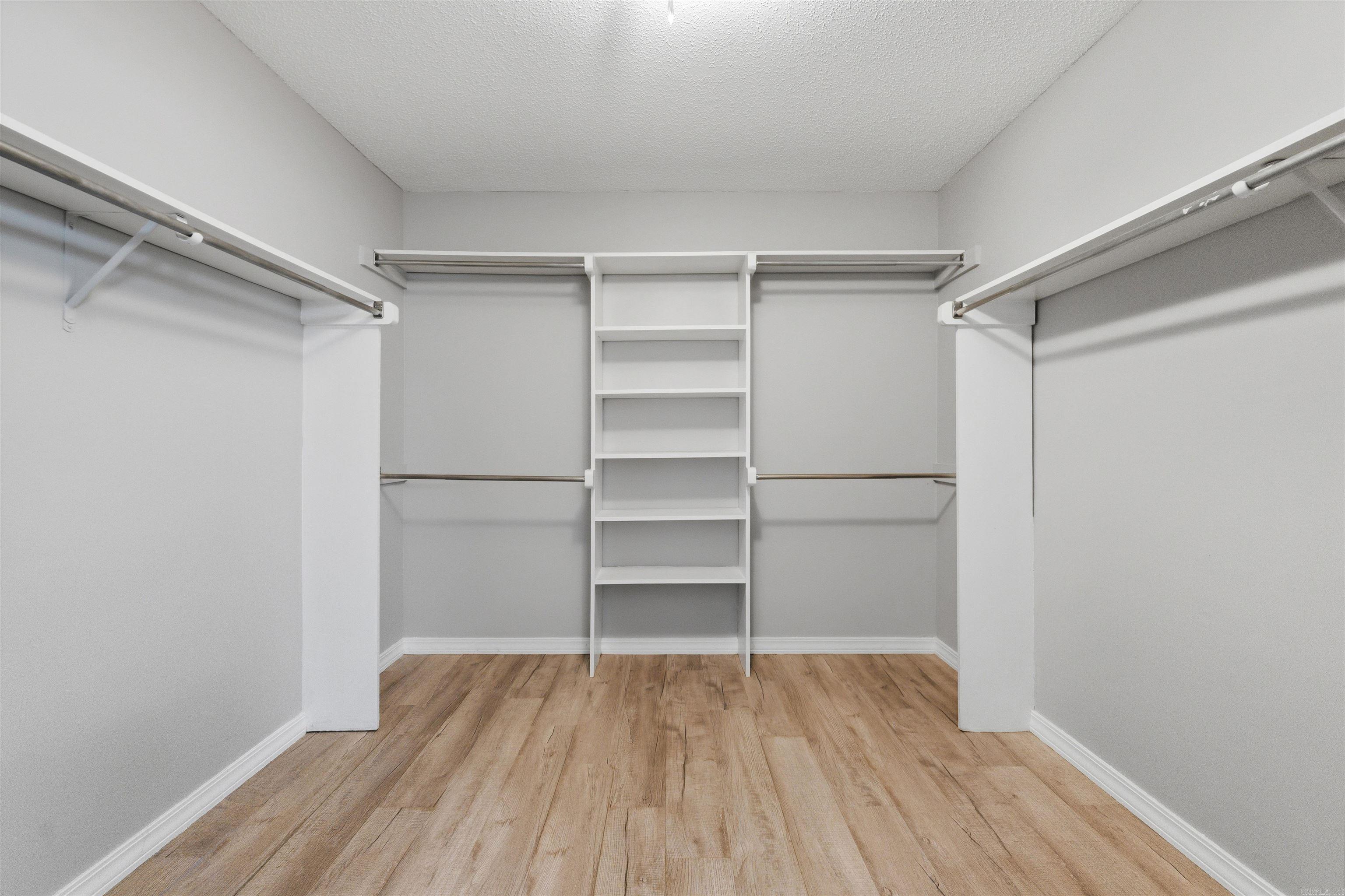 FOXWOOD J - Residential