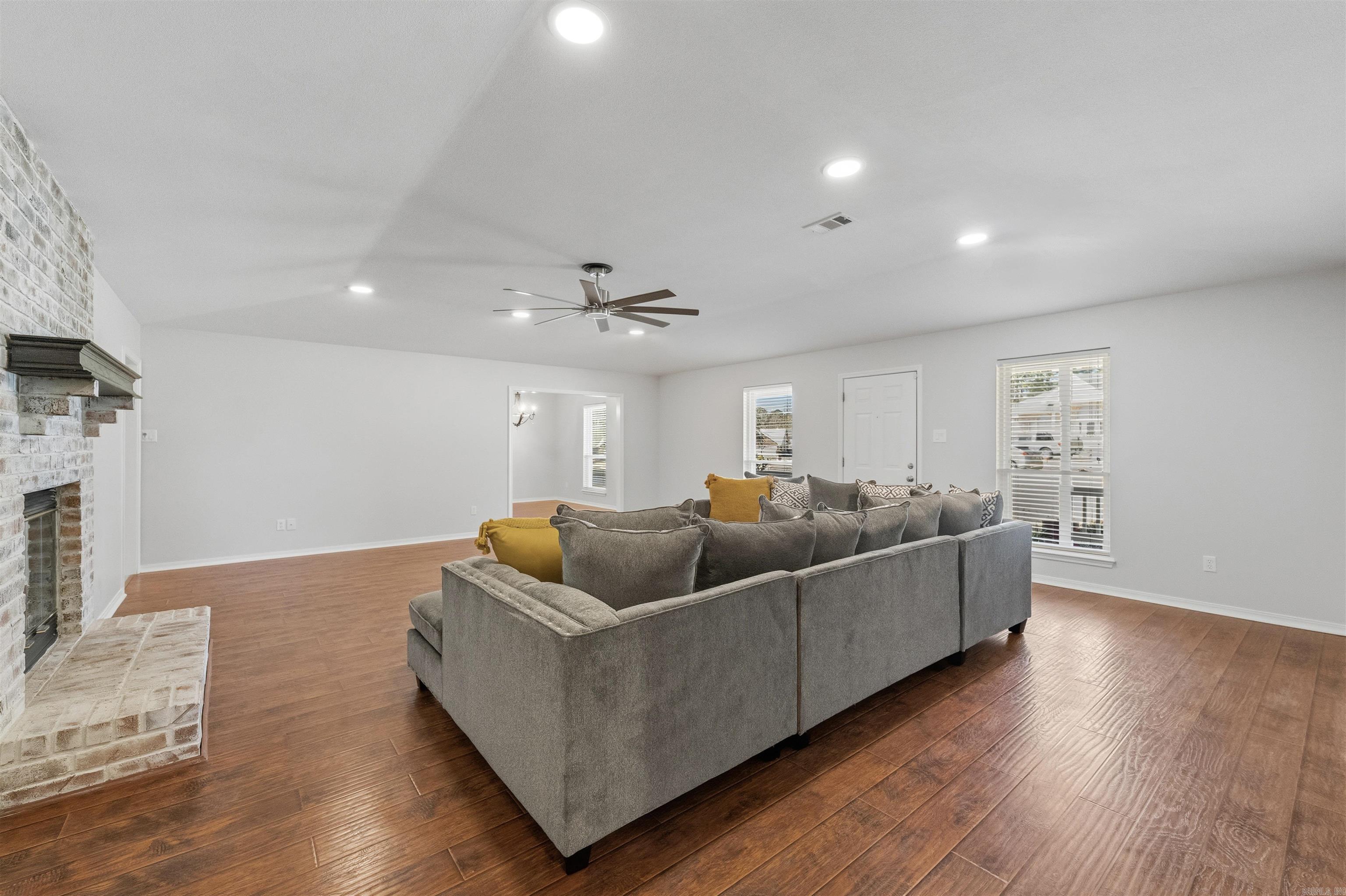 FOXWOOD J - Residential