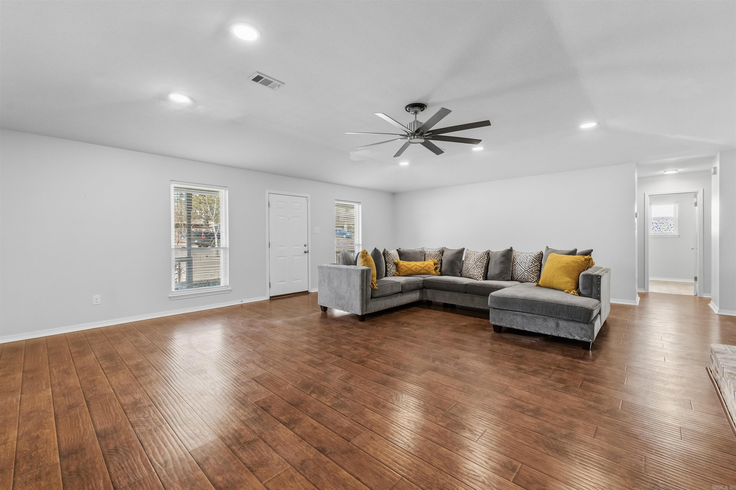 FOXWOOD J - Residential