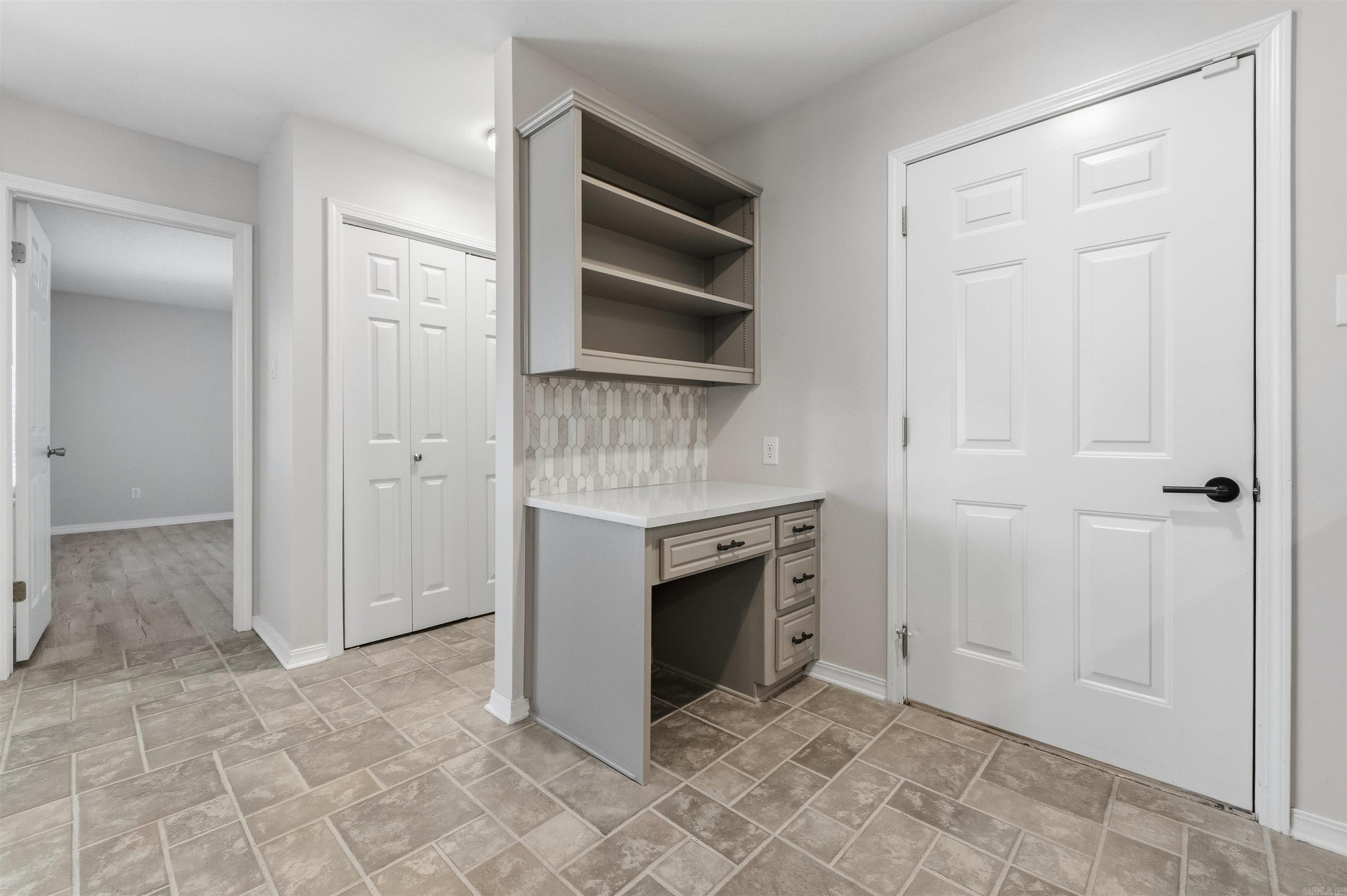 FOXWOOD J - Residential