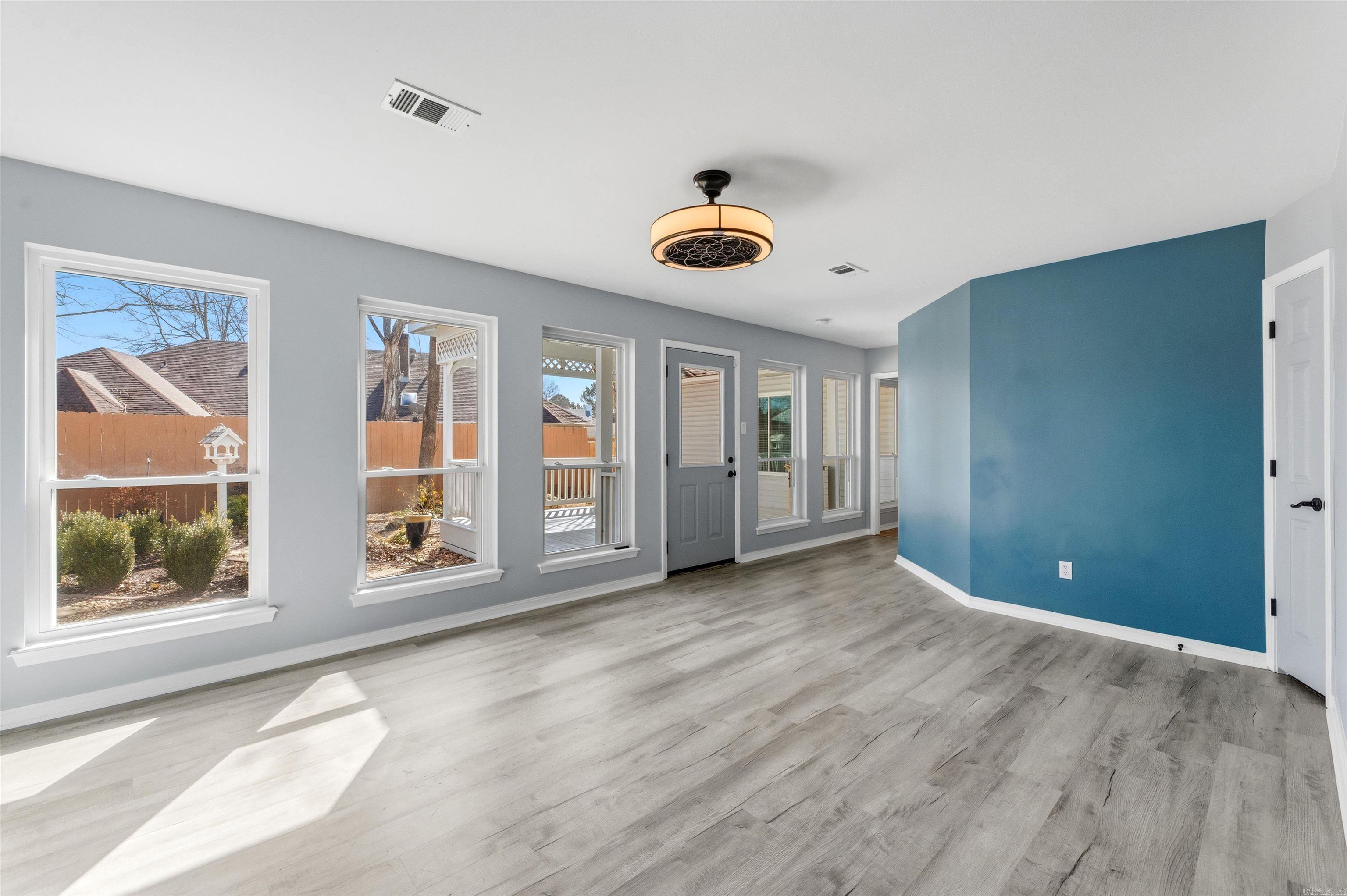 FOXWOOD J - Residential