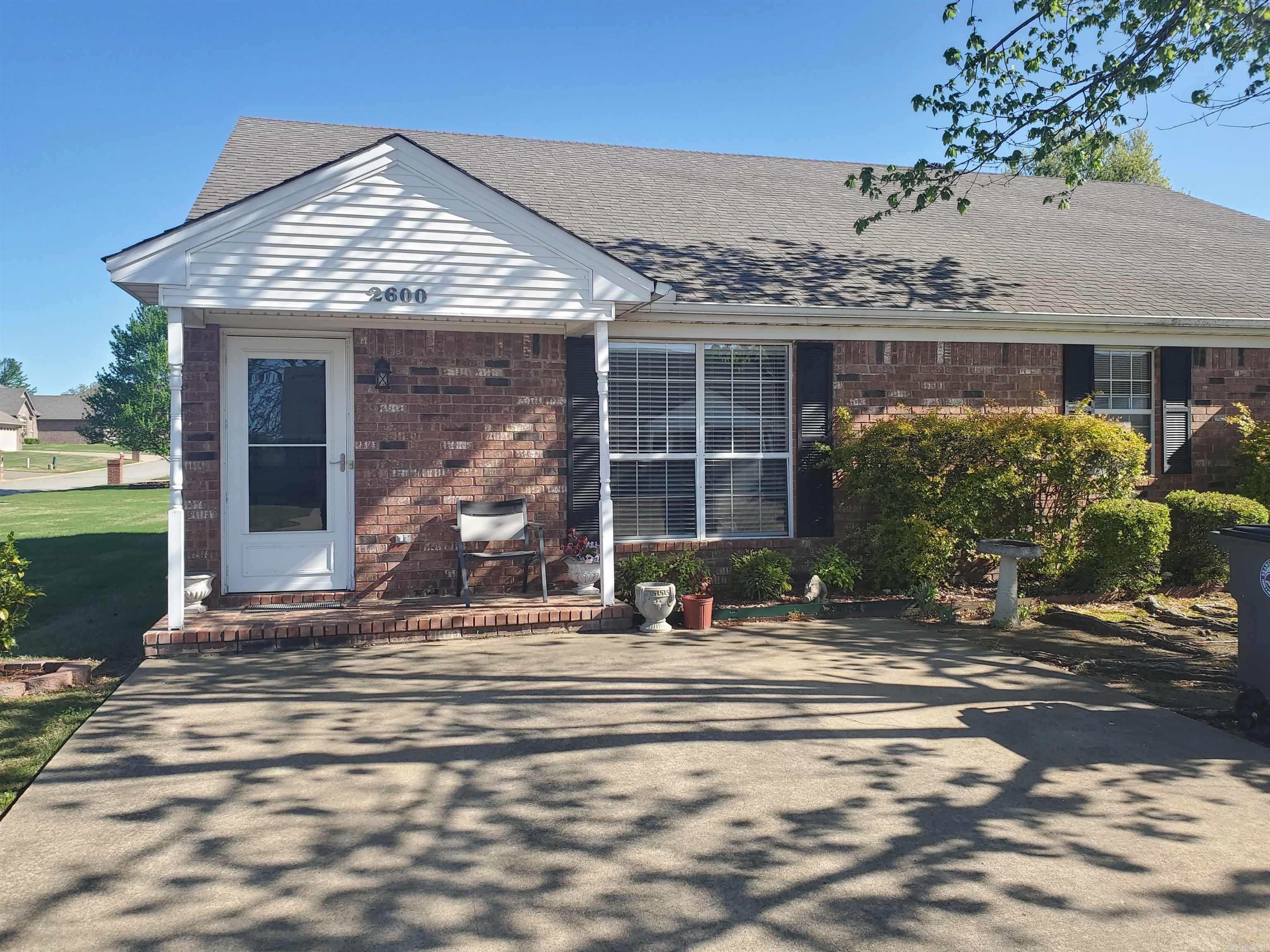 River Oaks Commons - Residential