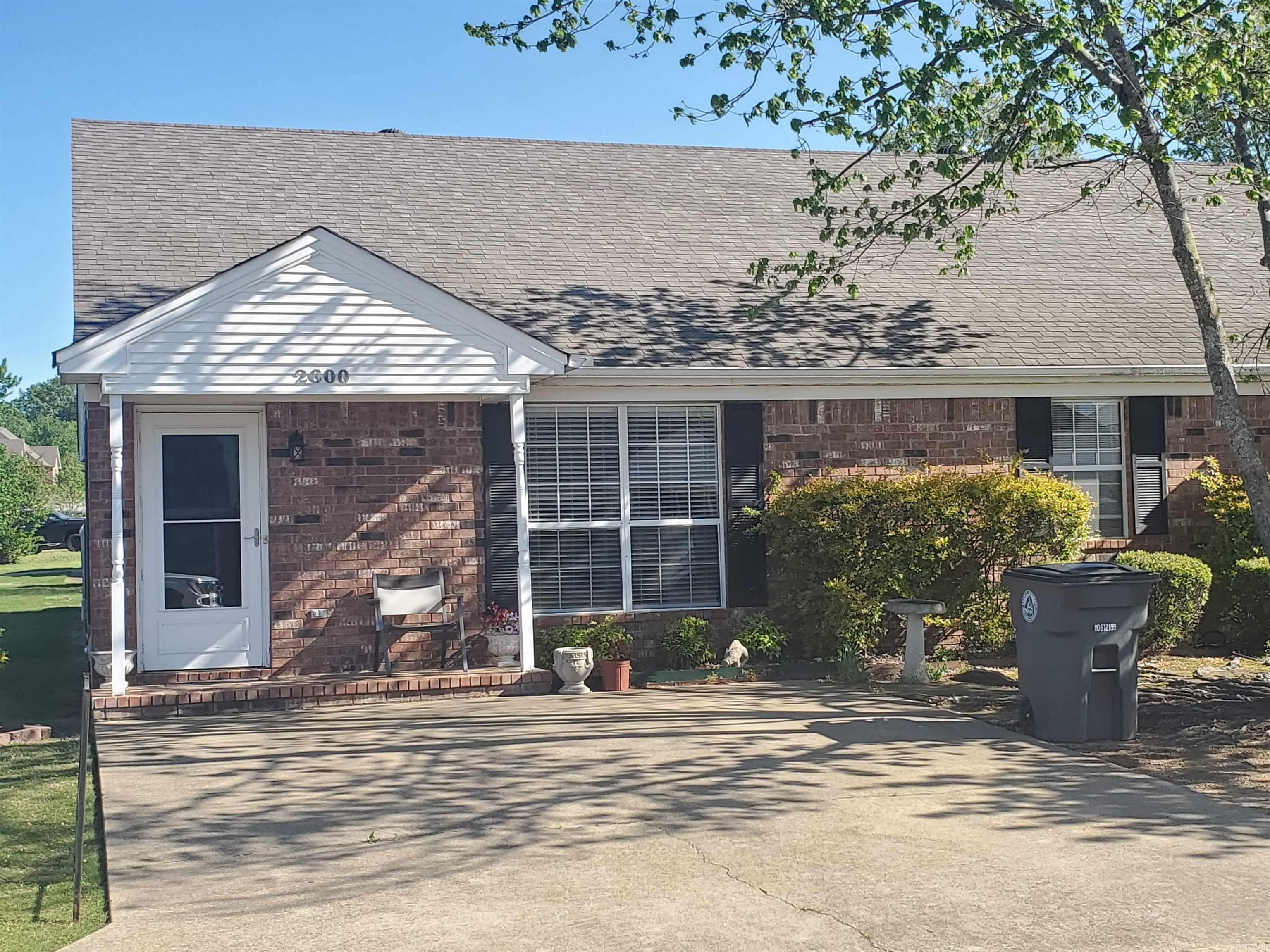 River Oaks Commons - Residential