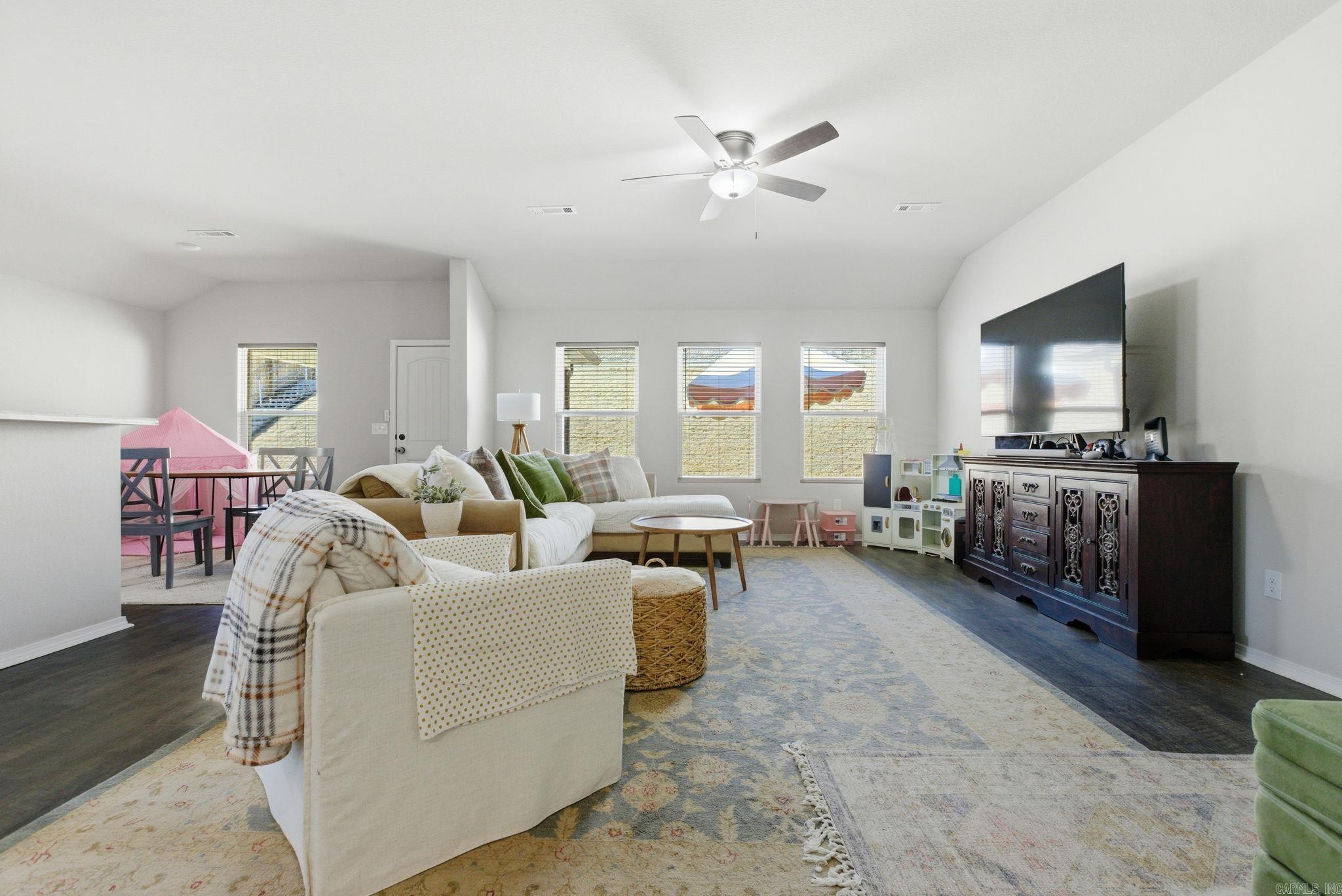 OAKLAND GROVE ESTATES - Residential