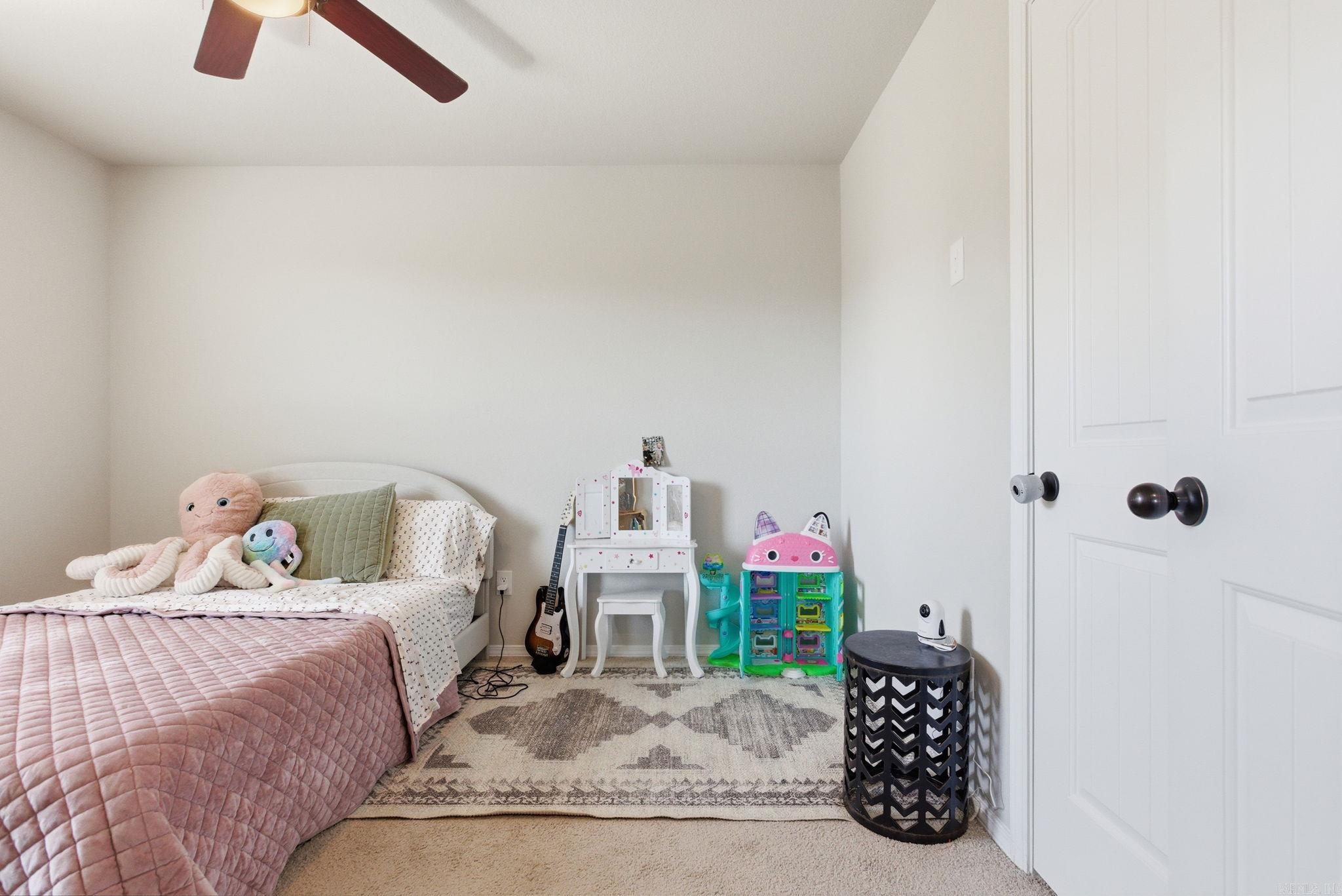 OAKLAND GROVE ESTATES - Residential