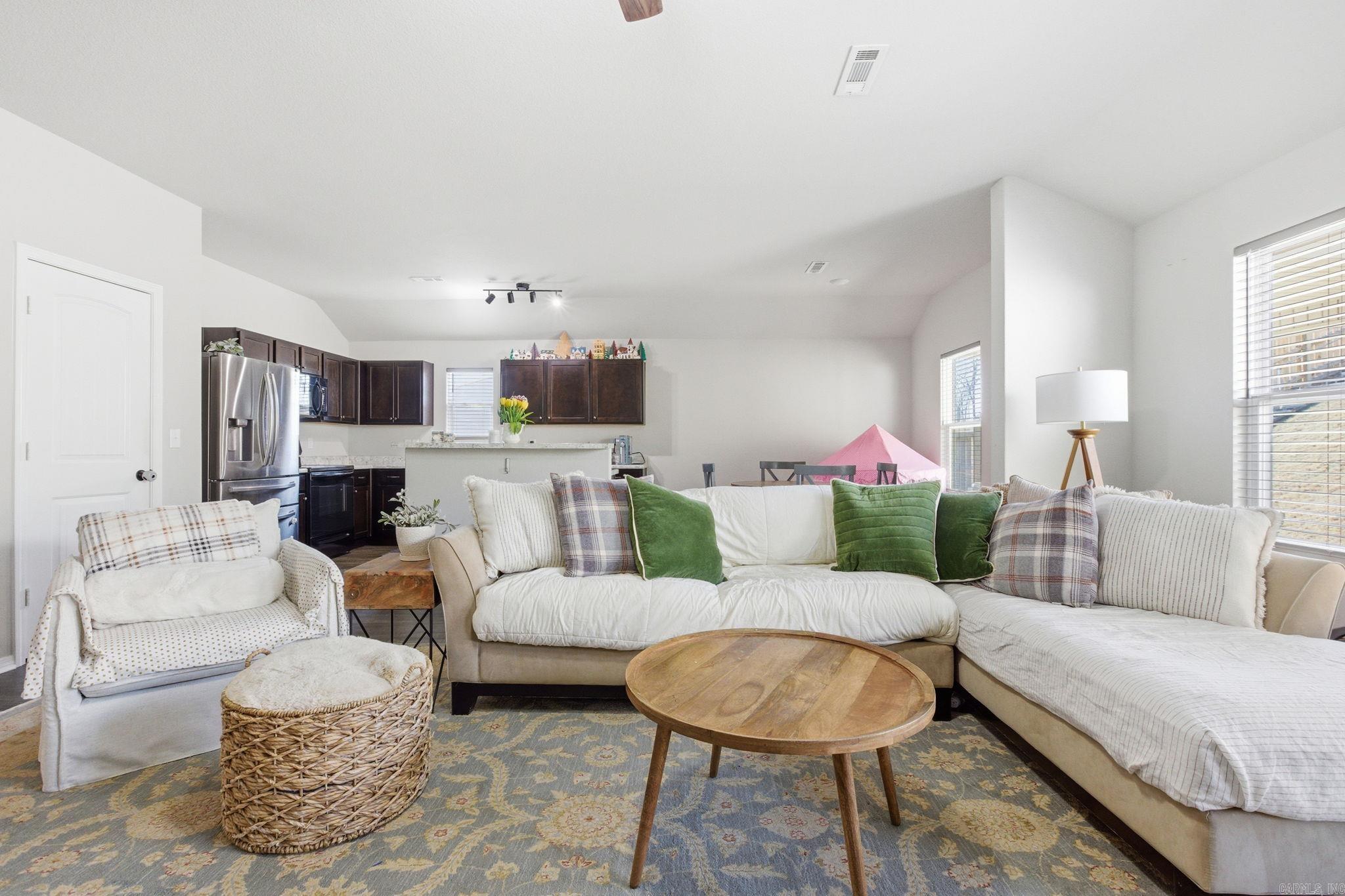 OAKLAND GROVE ESTATES - Residential