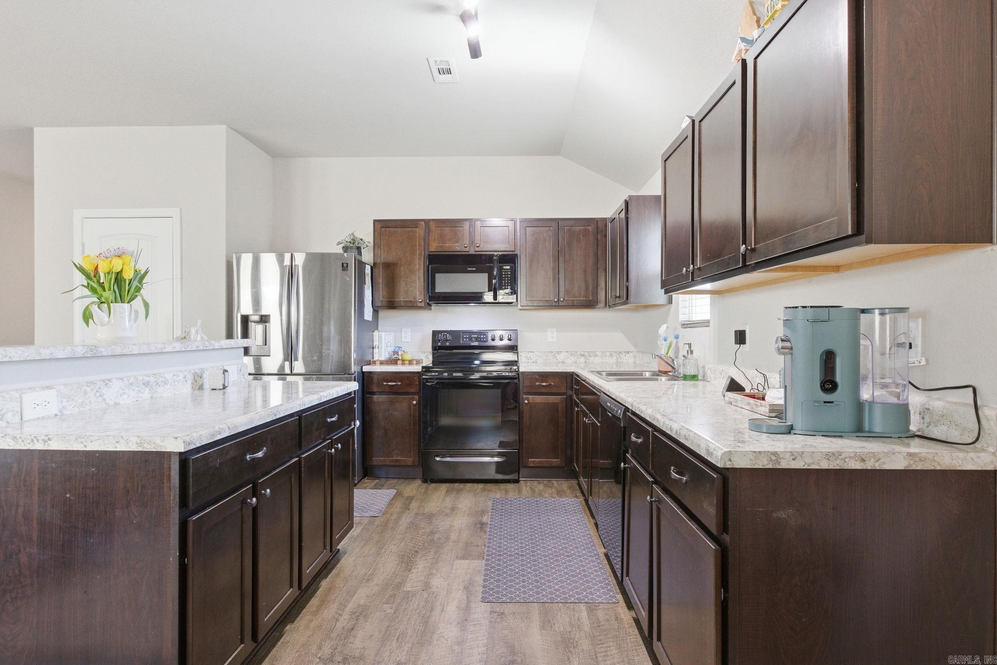 OAKLAND GROVE ESTATES - Residential