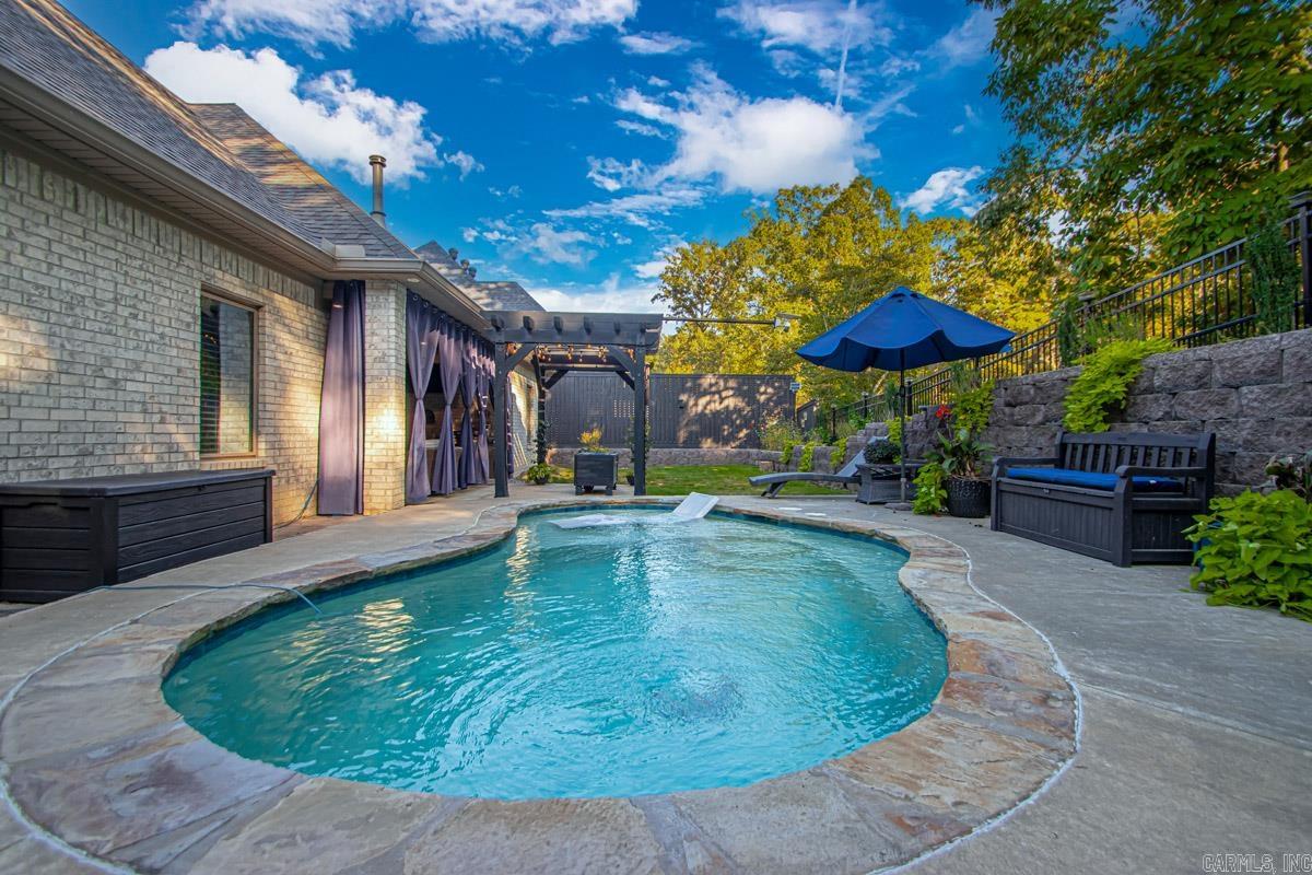 HURRICANE GARDENS - Residential