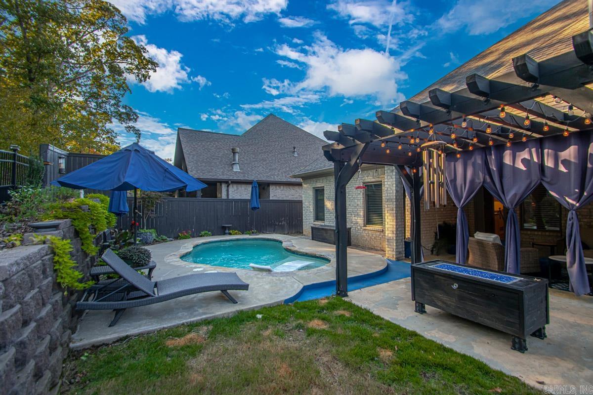 HURRICANE GARDENS - Residential