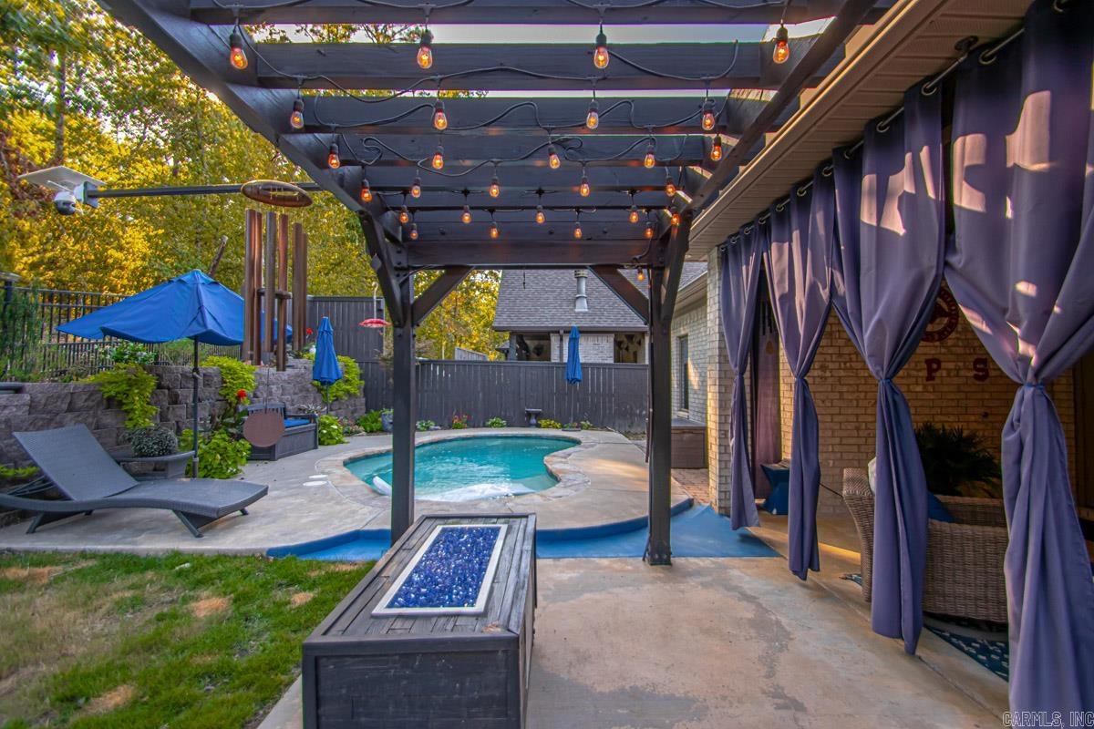 HURRICANE GARDENS - Residential