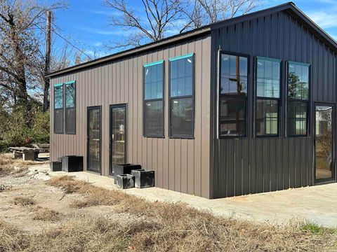 Photo of 405 N Wilson St, Wynne, AR 72396 (MLS # 25048921)