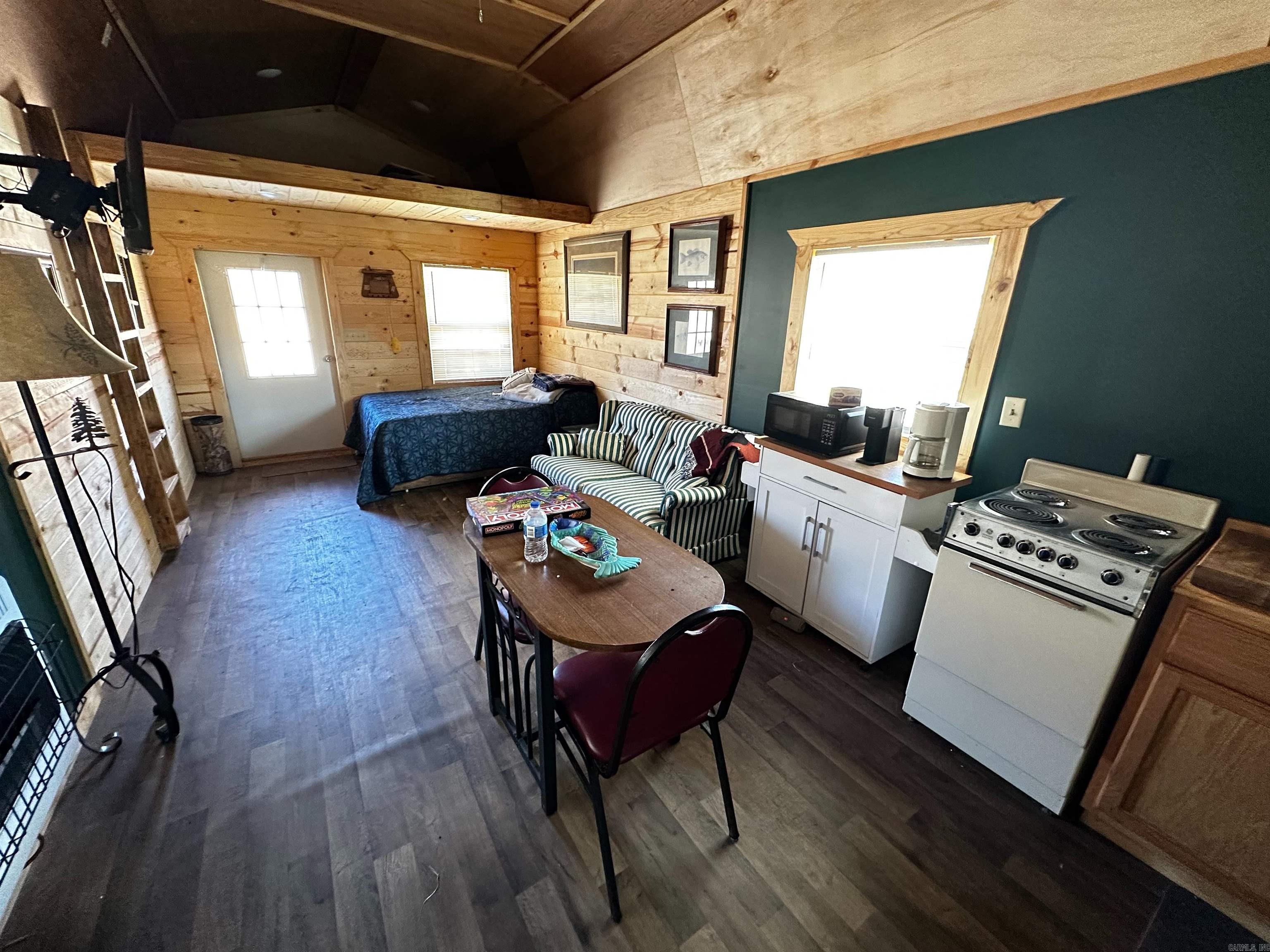 ORIGINAL TOWN - GUION - Commercial Sale