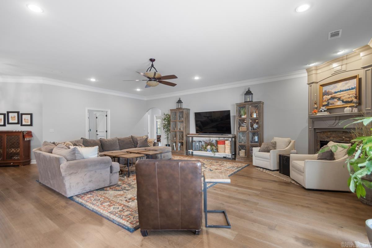 BROOKHAVEN ESTATES - Residential