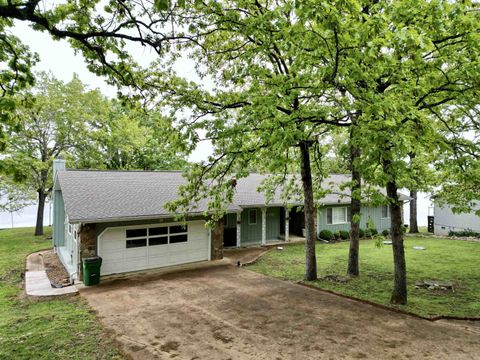 Photo of 9 Keosauqua Drive, Cherokee Village, AR 72529 (MLS # 26016641)